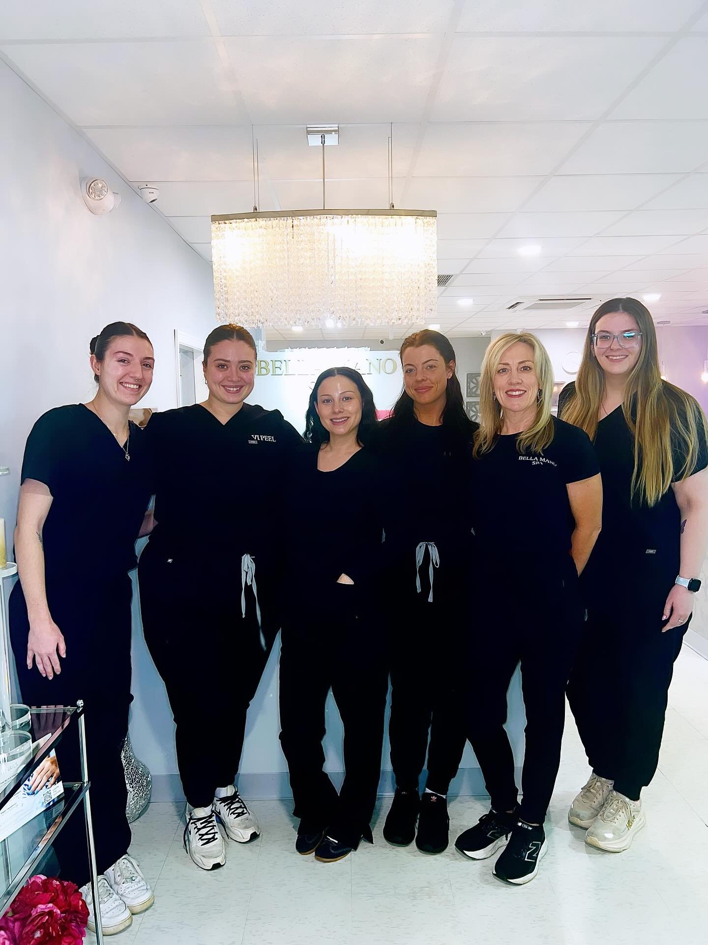 Happy Employee Appreciation Day 🤍
Feeling incredibly grateful for the amazing team behind Bella Mano. Your hard work and talent never go unnoticed. Thank you for everything you do each day. I&rsquo;m so excited about where we are now and everything 