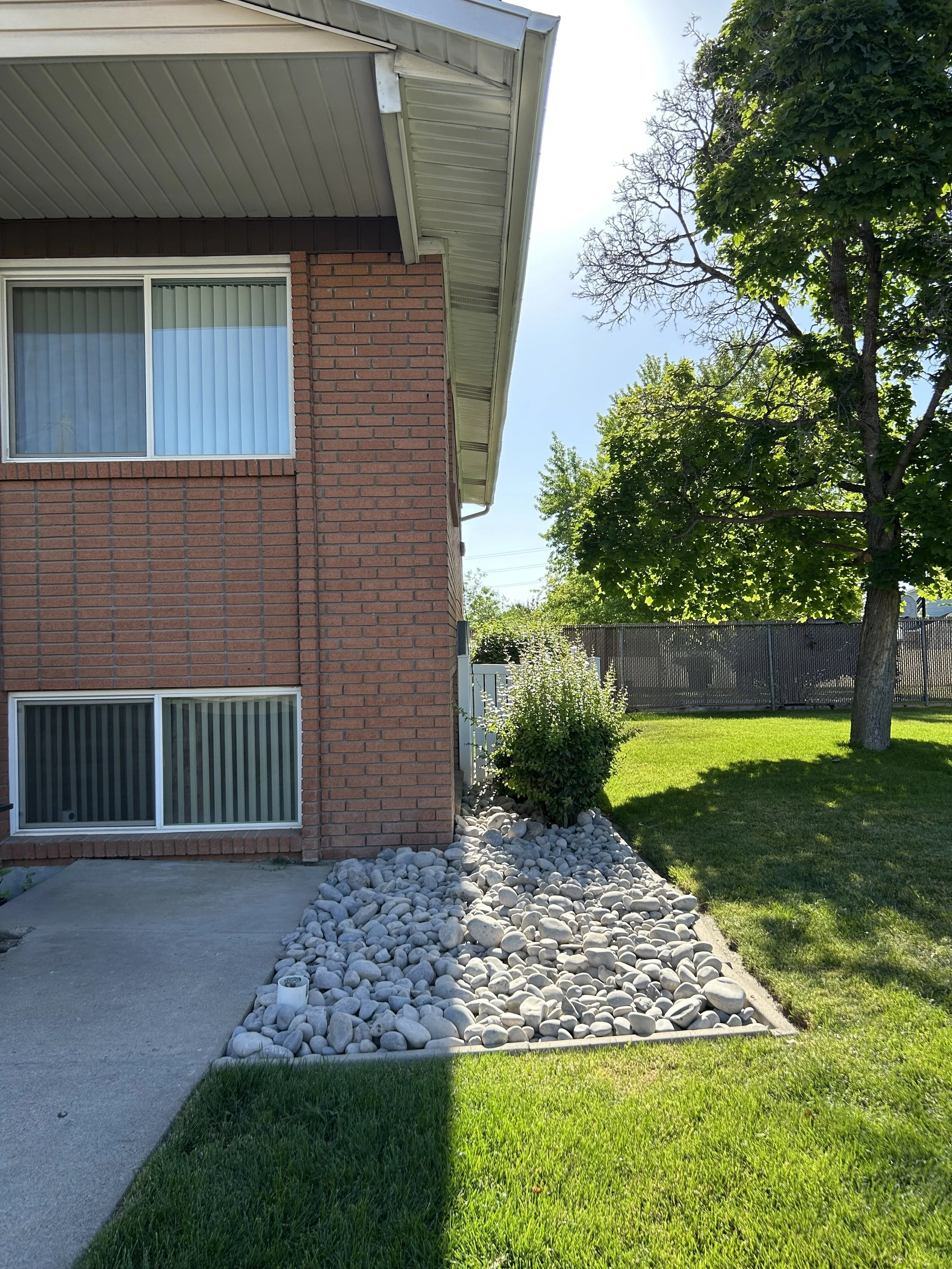  Front flowerbed rock remodel in northern Utah