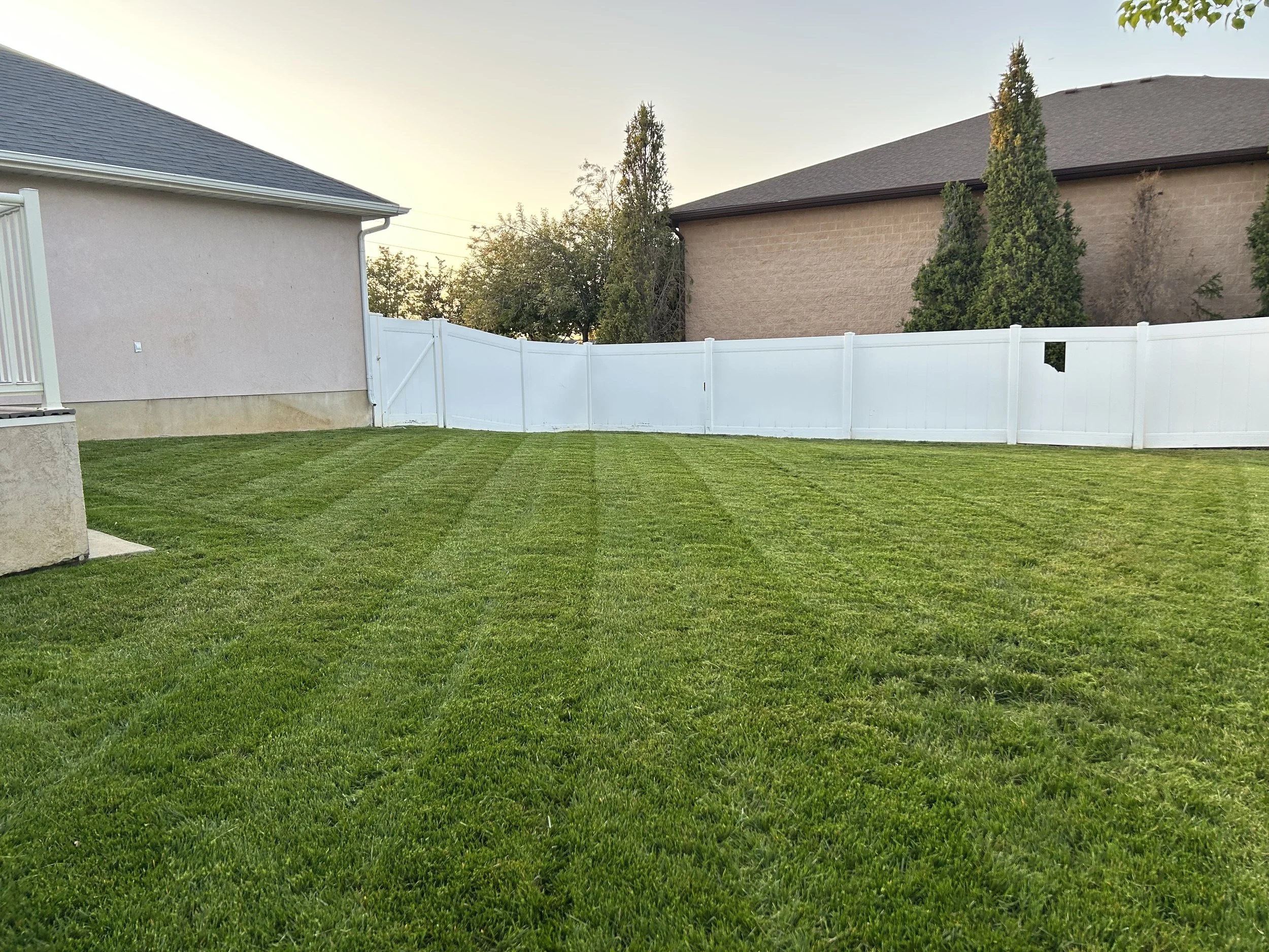 Weekly lawn mowing and maintenance in Davis County, Utah