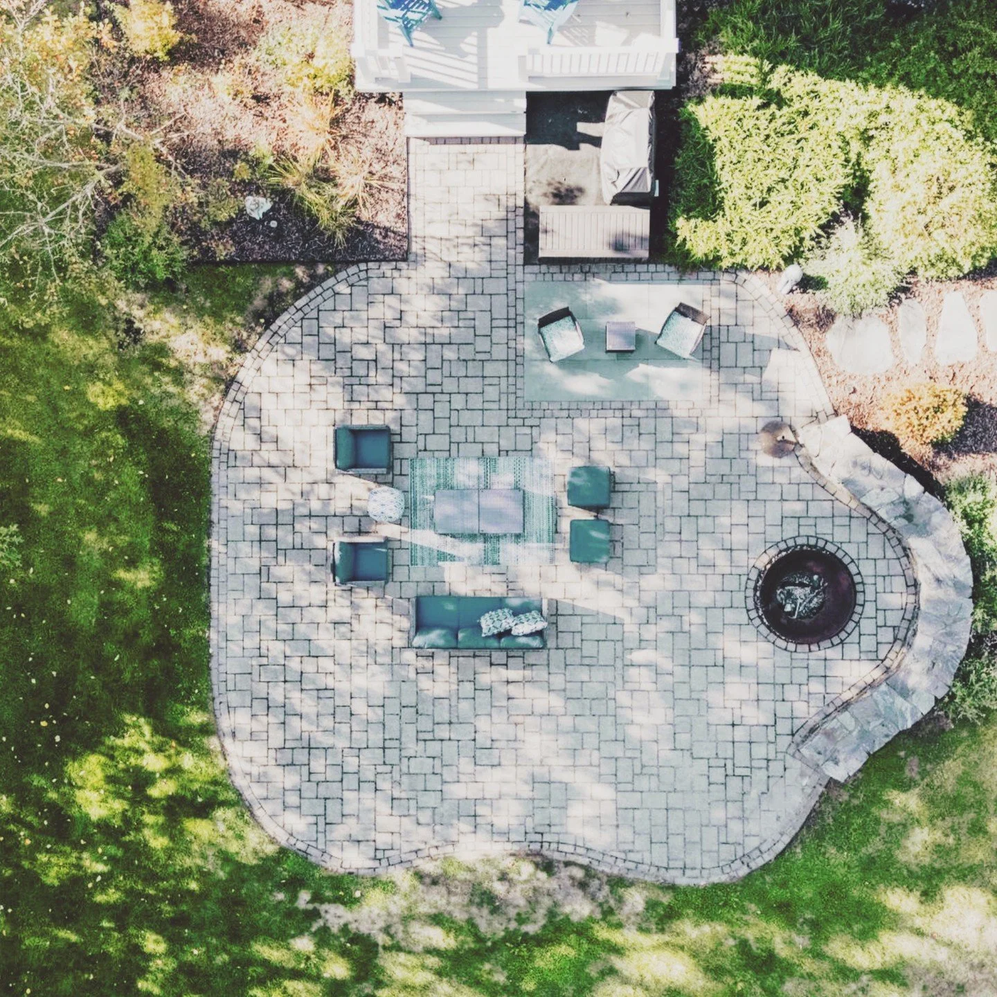 ...just a few beautiful vignettes of 16 Old Orchard Road - now for sale Gorham!
🛏️ 3 Bedrooms
🛁 3 Bathrooms
🌳 1.86 acres
🚗 Attached heated 1-car garage + detached oversized 2-car garage/workshop
https://dreamhomemaine.com/listing/mreis/1639333/