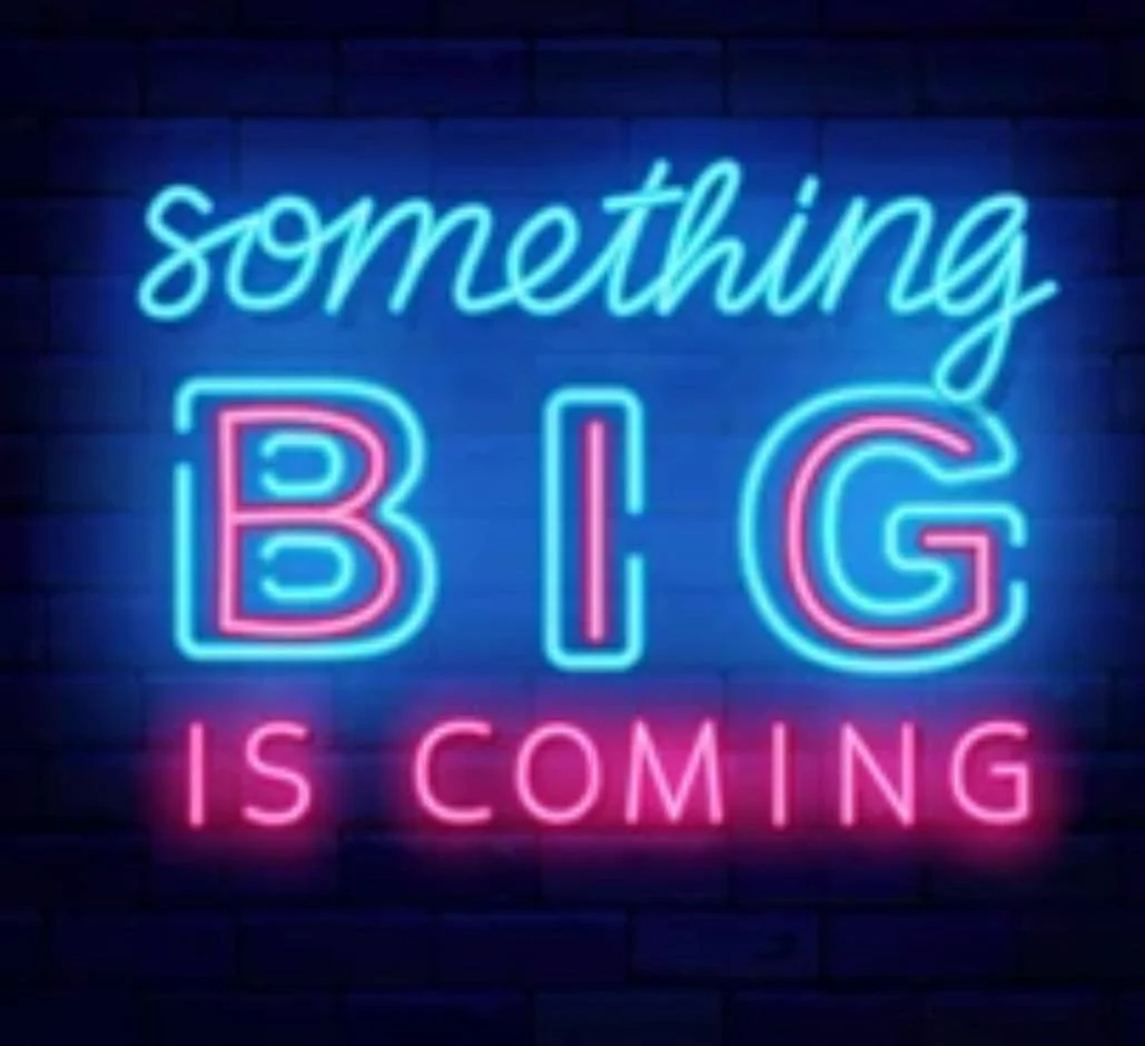 Some realtors are on here posting pretty pictures and I’ve been fighting for my life this week 🥊🫨🤪
✅ Usually the market slows a little this time of year, but that has NOT been the case. 
3️⃣ I’ve got three great new listings coming t