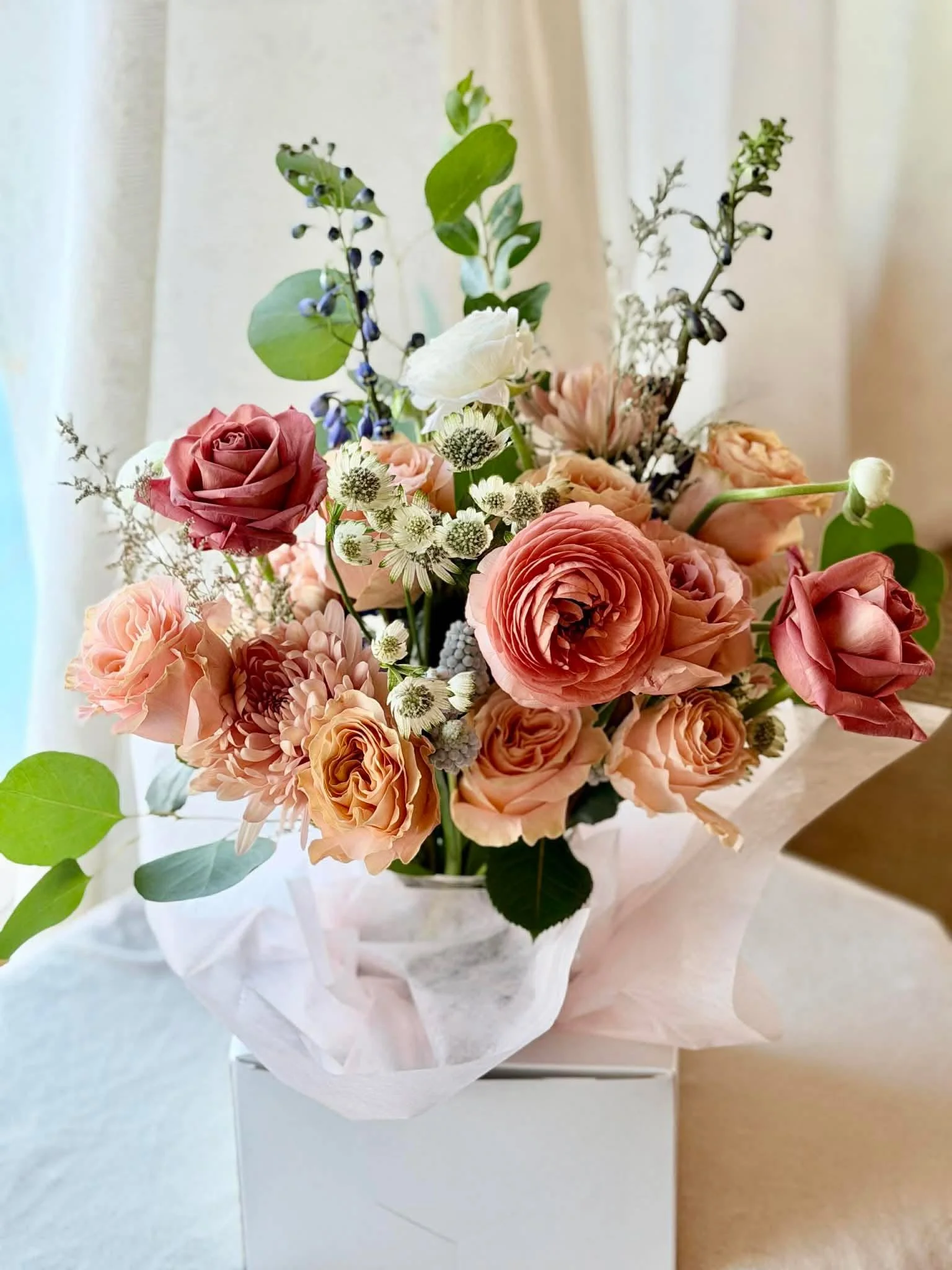 The Magnolia Farm arranged this stunningly beautiful arrange for me today - how beautiful?!?