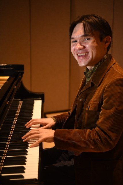 Robbie Lee.jpg