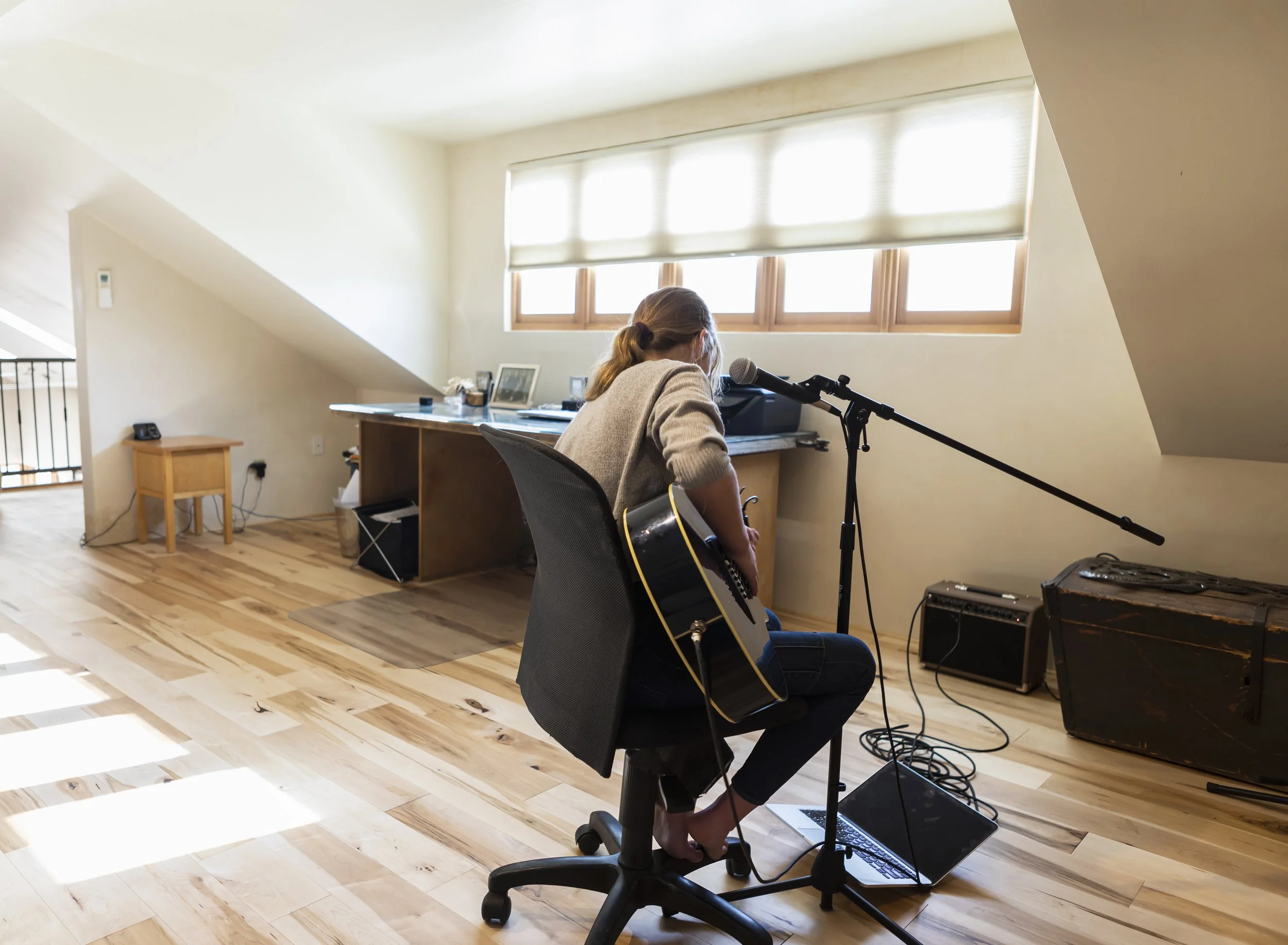 Quieting the Chaos: How Acoustic Insulation Solves Common Noise Problems