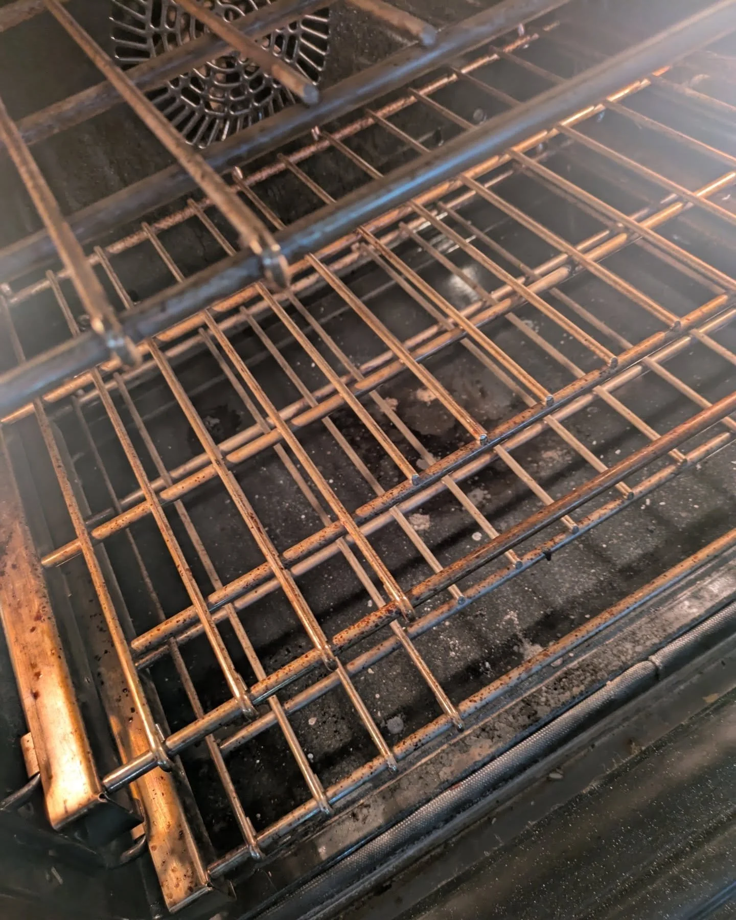 Satisfying oven cleaning! 🧽  #deepcleaningservices #treasurevalleycleaning