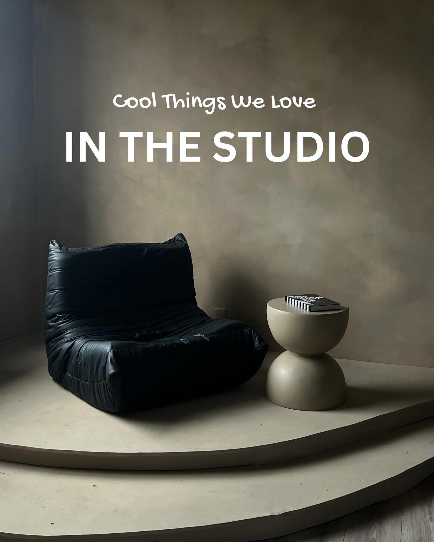 Cool things we love in the studio ✨
A little tour of the pieces that make our space feel warm, creative and ready for any photoshoot.
Every corner was designed with intention &mdash; textures, shapes, furniture and tones that photograph beautifully i