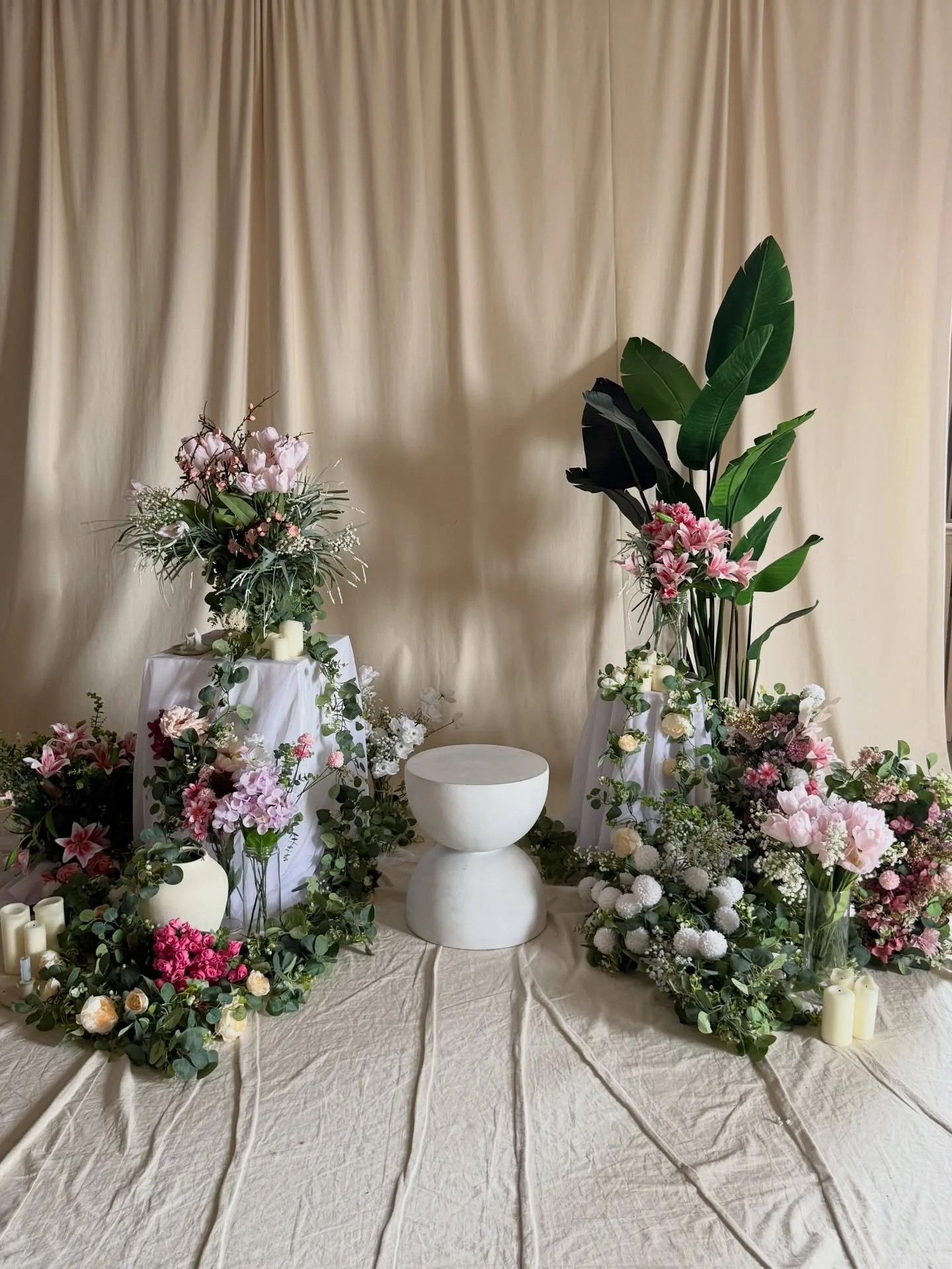 Celebrate her the way she deserves!

Our new Mother&rsquo;s Day setup is officially available at Maison Lior.
A timeless space designed to capture meaningful moments.

Photography services available
Studio rental available

Limited spots &mdash; book