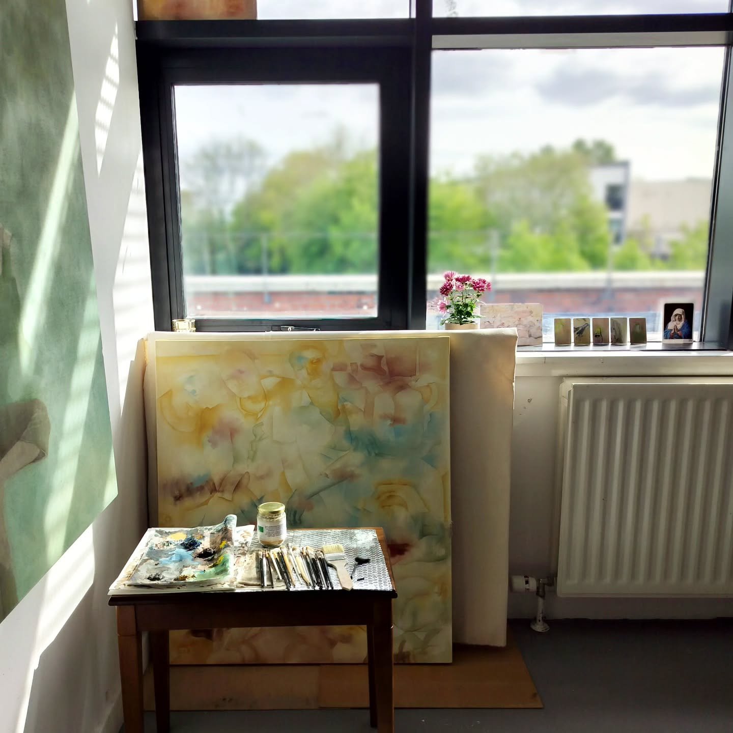 Slow Burn Studio has been taking its first steps through small weekly drawing sessions, but the longer-term vision for the space reaches beyond that alone.

Over time, I hope to expand into painting sessions, mixed media workshops, artist aligned tal