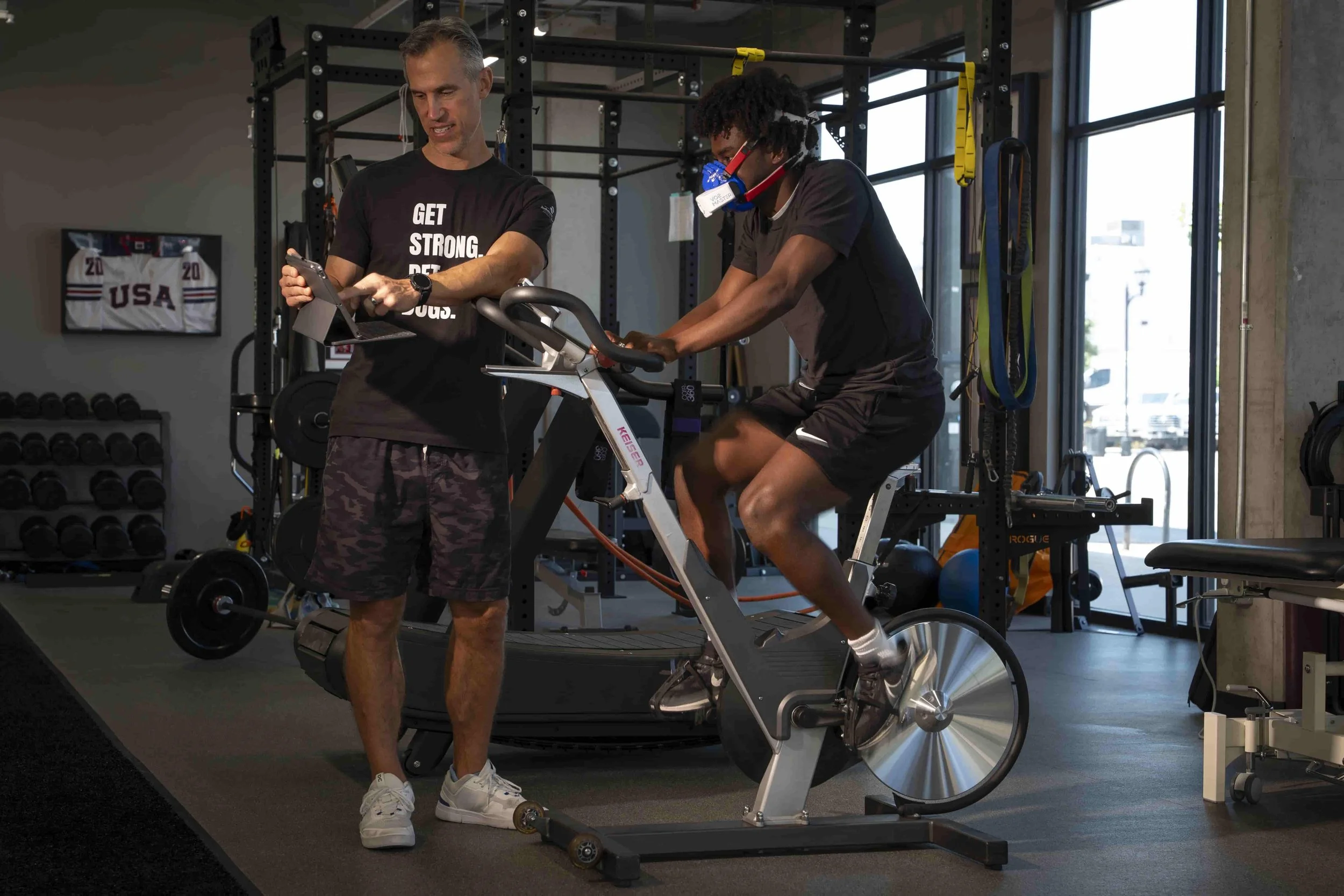 Dr. Studholme explaining conducting a VO2 Max Test and explaining the results in Denver, CO