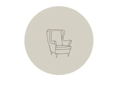 Minimal line drawing of an armchair on a beige circle background, representing family therapy and a supportive space for parents and caregivers.