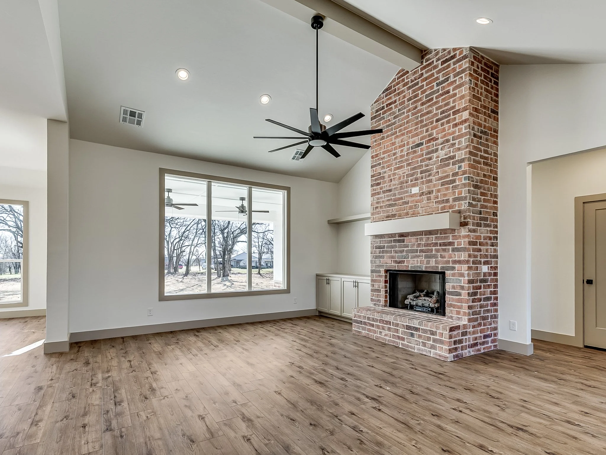 21200 Reserve Circle-13.jpg