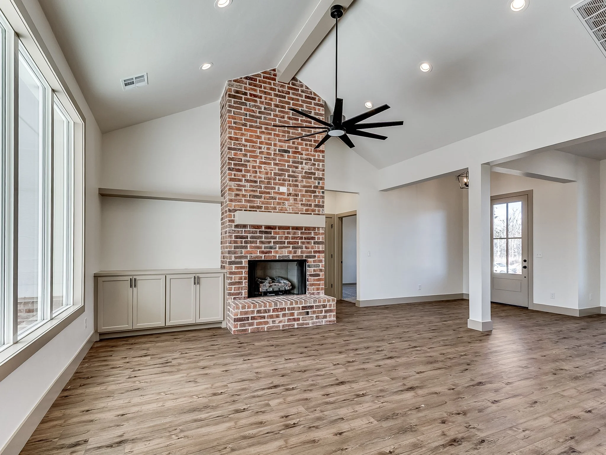 21200 Reserve Circle-15.jpg