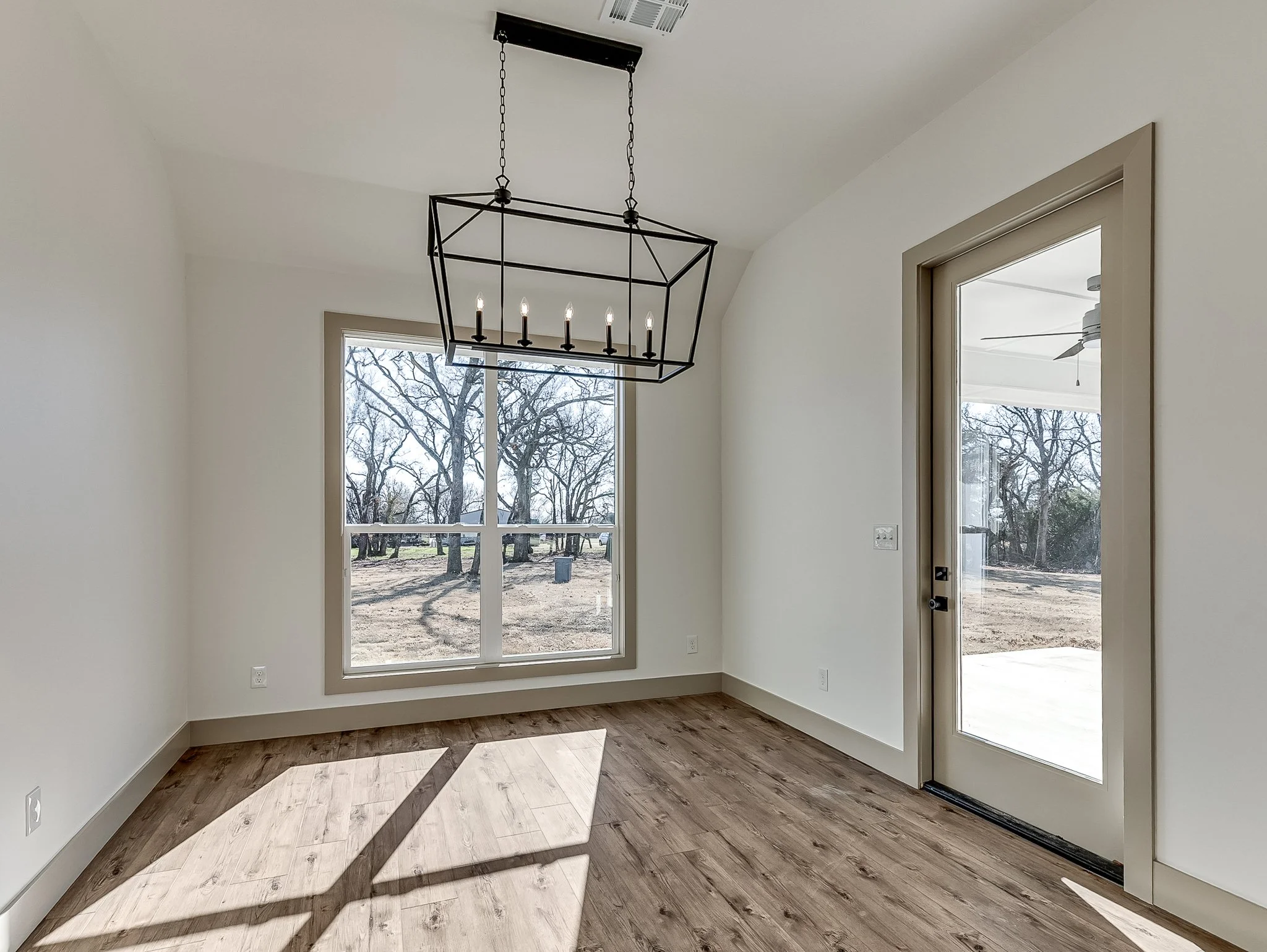 21200 Reserve Circle-27.jpg