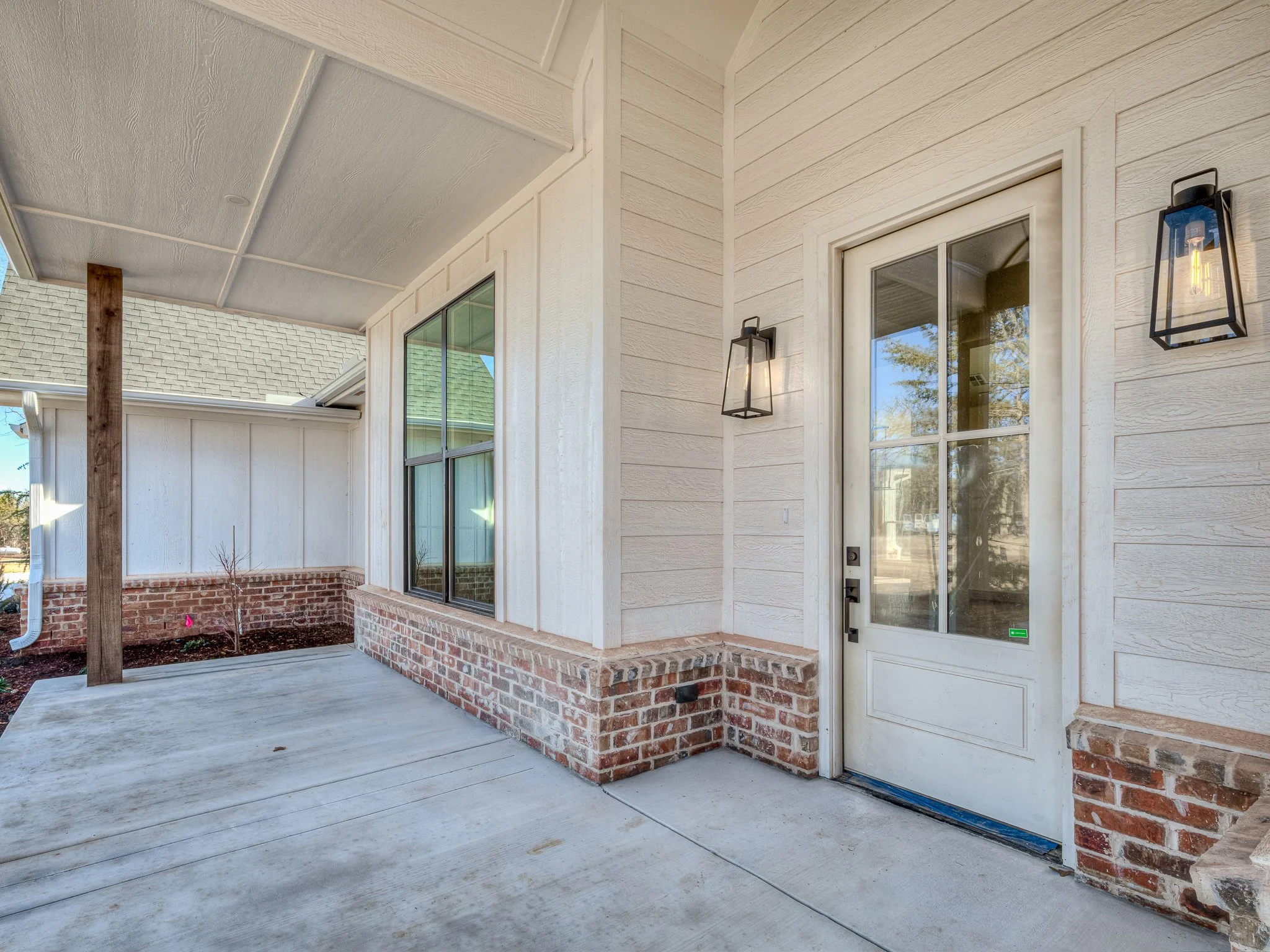 21200 Reserve Circle-9.jpg
