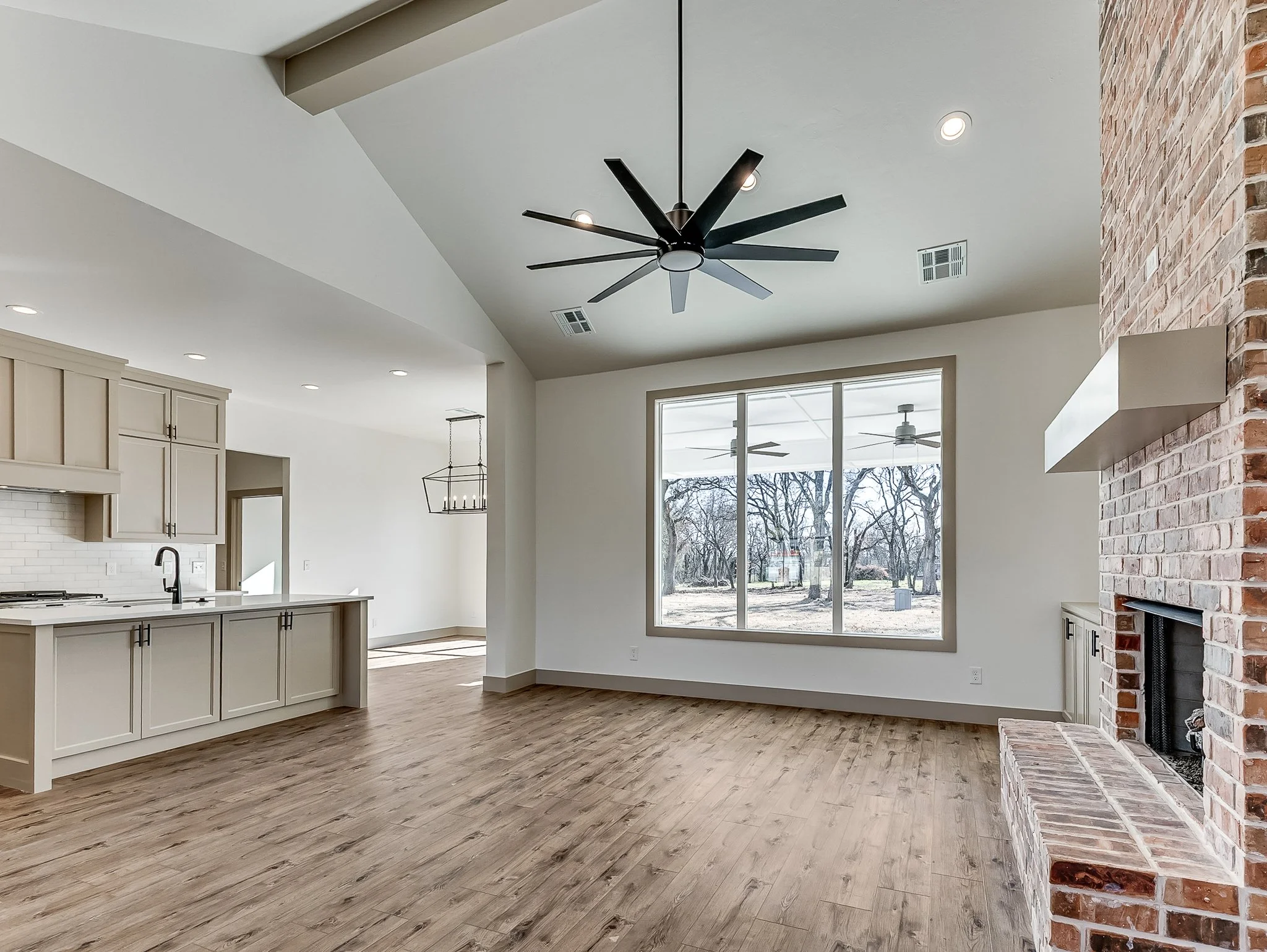 21200 Reserve Circle-12.jpg