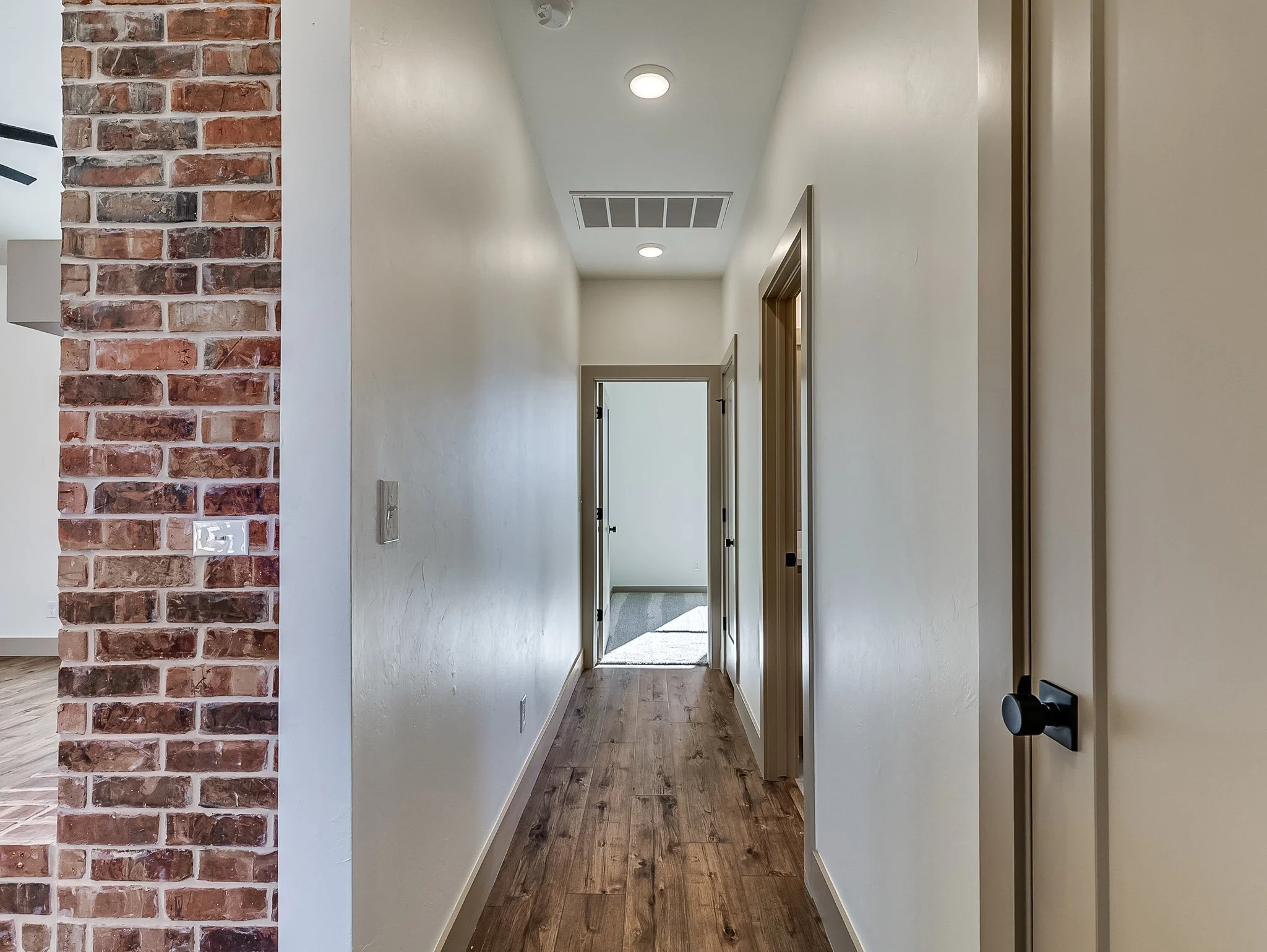 21200 Reserve Circle-42.jpg