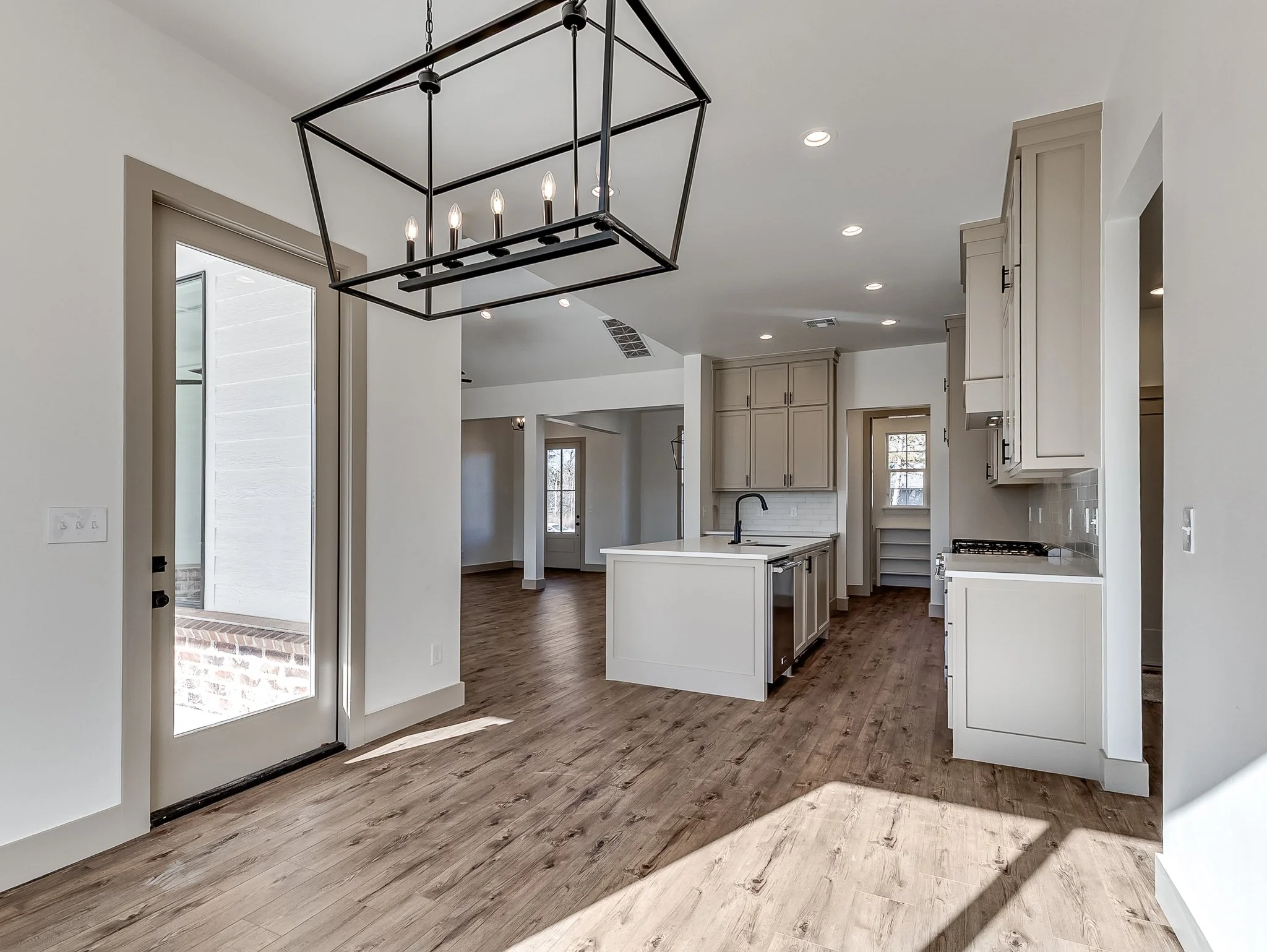 21200 Reserve Circle-26.jpg