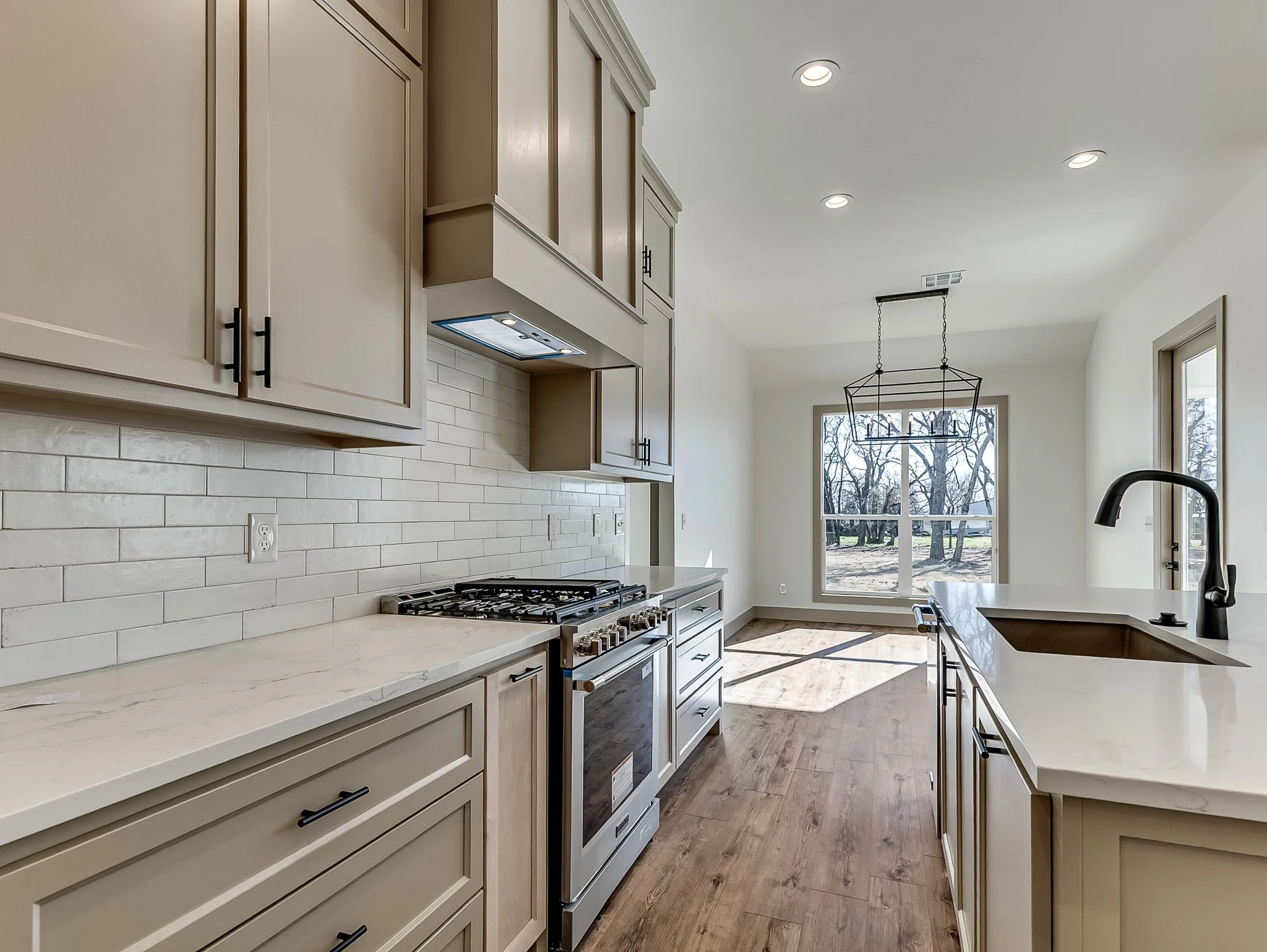 21200 Reserve Circle-24.jpg