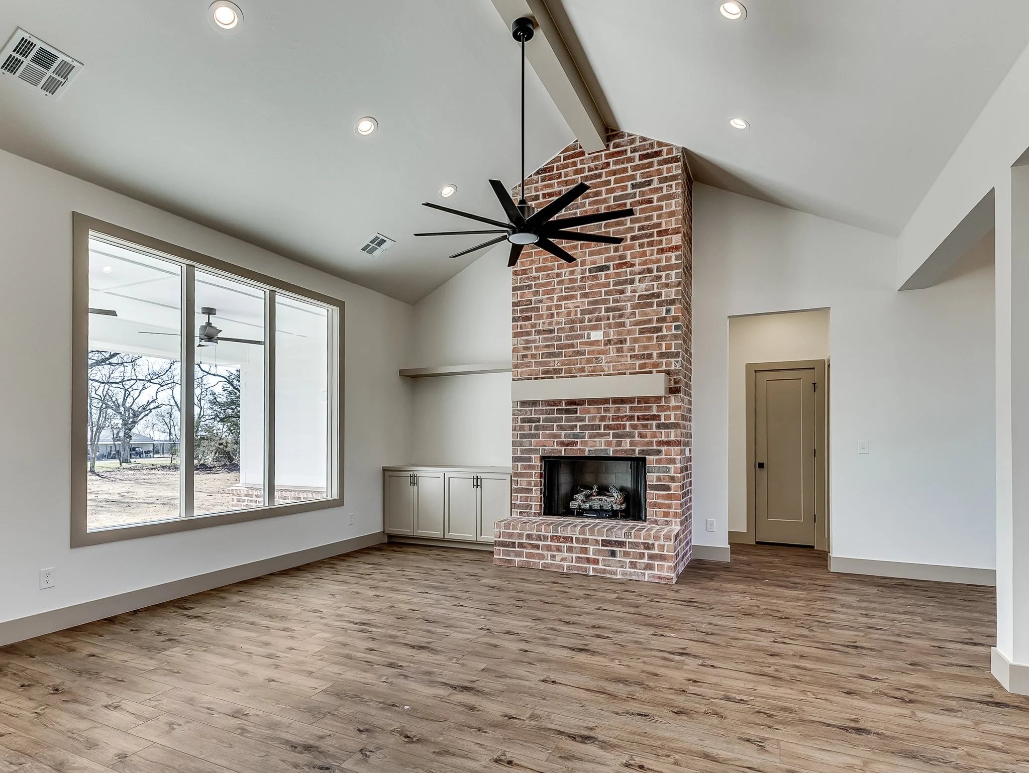 21200 Reserve Circle-14.jpg
