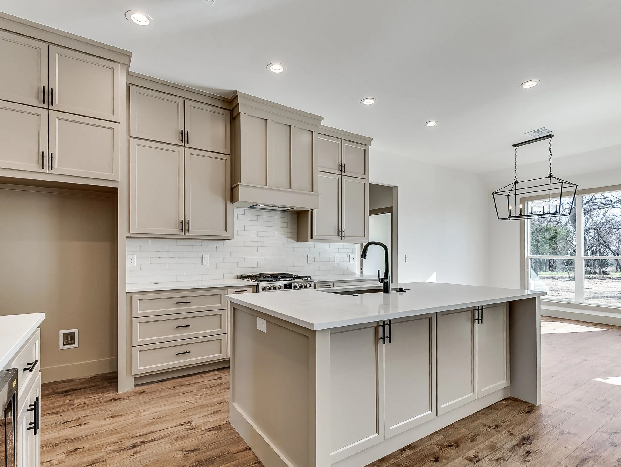 21200 Reserve Circle-22.jpg