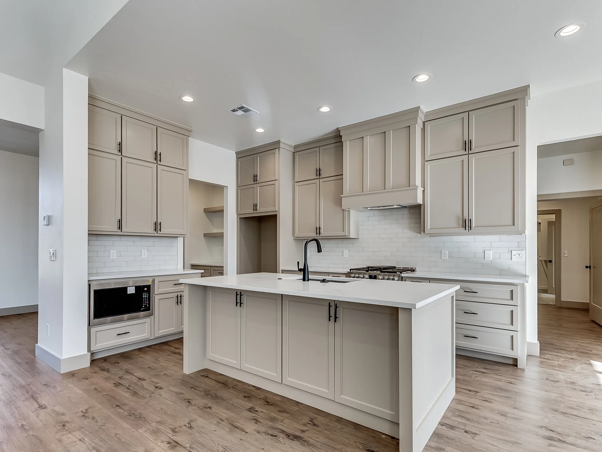 21200 Reserve Circle-20.jpg