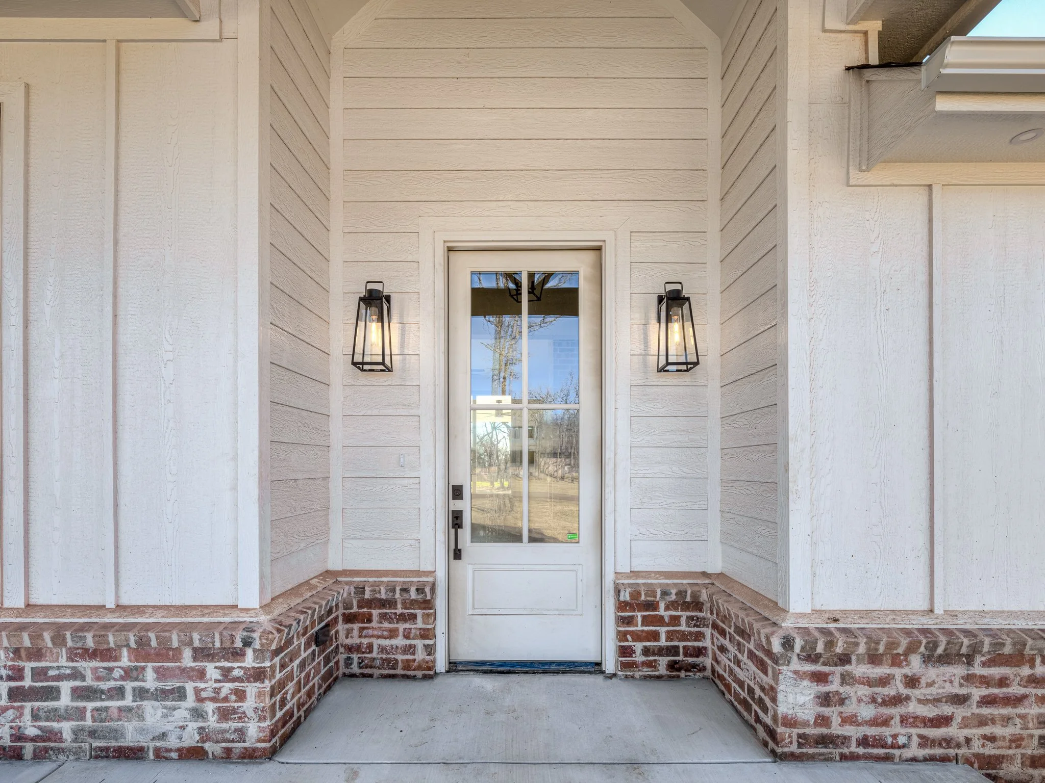 21200 Reserve Circle-8.jpg