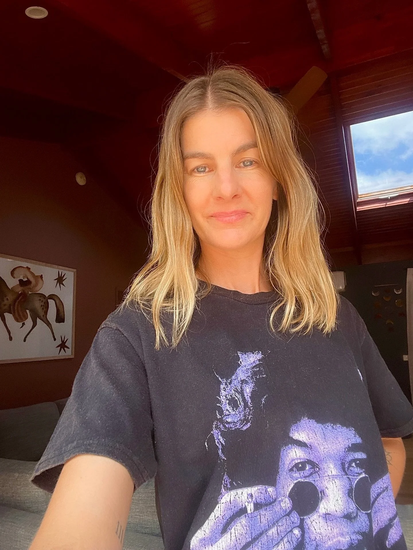 In 2020 I was offering online sessions for women; the external feedback was good, they were powerful and transformative but my internal feedback felt drained. 

I was holding space from willpower rather than embodiment, I could see the impact but I d