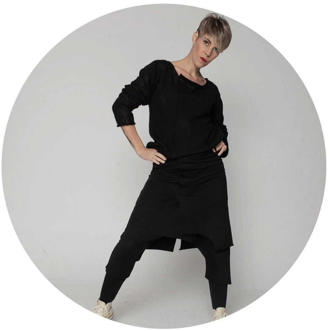 Soft Layers ● Die Hose von Pal Offner ist ein absoluter Stil-Liebling mit Blickfang-Effekt.⠀⠀⠀⠀⠀⠀⠀⠀⠀
⠀⠀⠀⠀⠀⠀⠀⠀⠀
Unsere St&uuml;cke sind begrenzt &rarr; Reservieren Sie jetzt per PN &amp; probieren Sie den Look 13 bei uns an!⠀⠀⠀⠀⠀⠀⠀⠀⠀
⠀⠀⠀⠀⠀⠀⠀⠀⠀
⠀⠀⠀⠀⠀⠀⠀