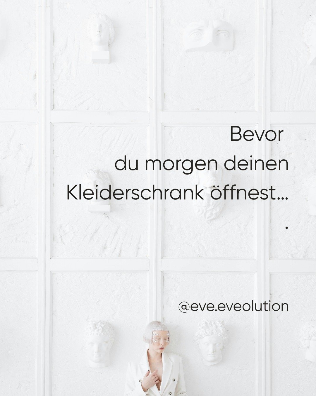 Meistens muss es fr&uuml;h morgens rasch gehen.
Wir w&auml;hlen meistens Routine und greifen
zu den gleichen Kleidungsst&uuml;cken.
Geht es dir auch so?

Halte inne.
Atme.
Und frage dich:
&bdquo;Wie will ich mich heute f&uuml;hlen?&ldquo;
Und dann &n