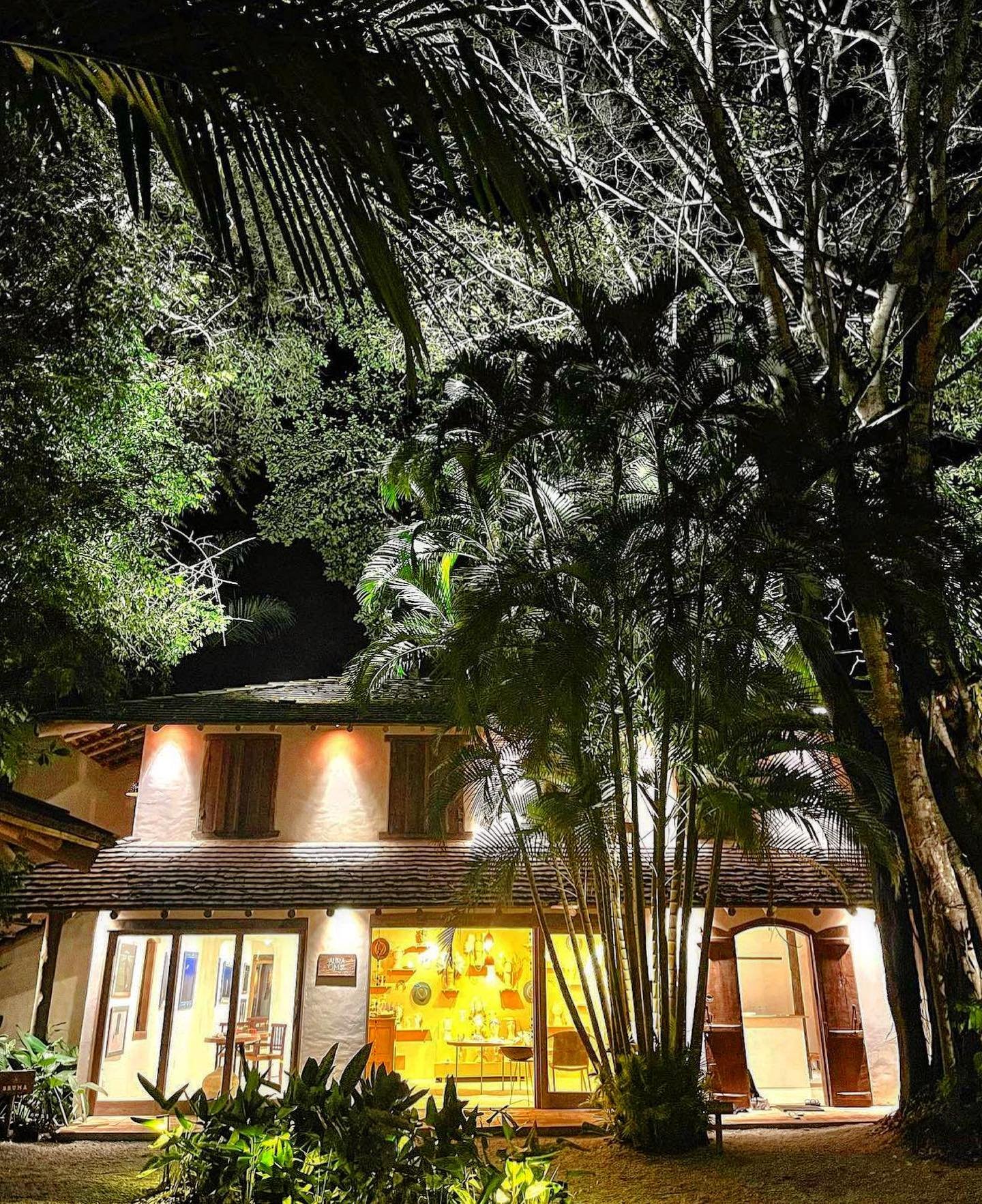 @aura.trancoso, au Br&eacute;sil, confie son ambiance musicale &agrave; Sonora. 

Au programme : rythmes engageants, un subtil m&eacute;lange entre nature, joie int&eacute;rieure, l&eacute;g&egrave;ret&eacute;, spiritualit&eacute; (dans une bonne mes