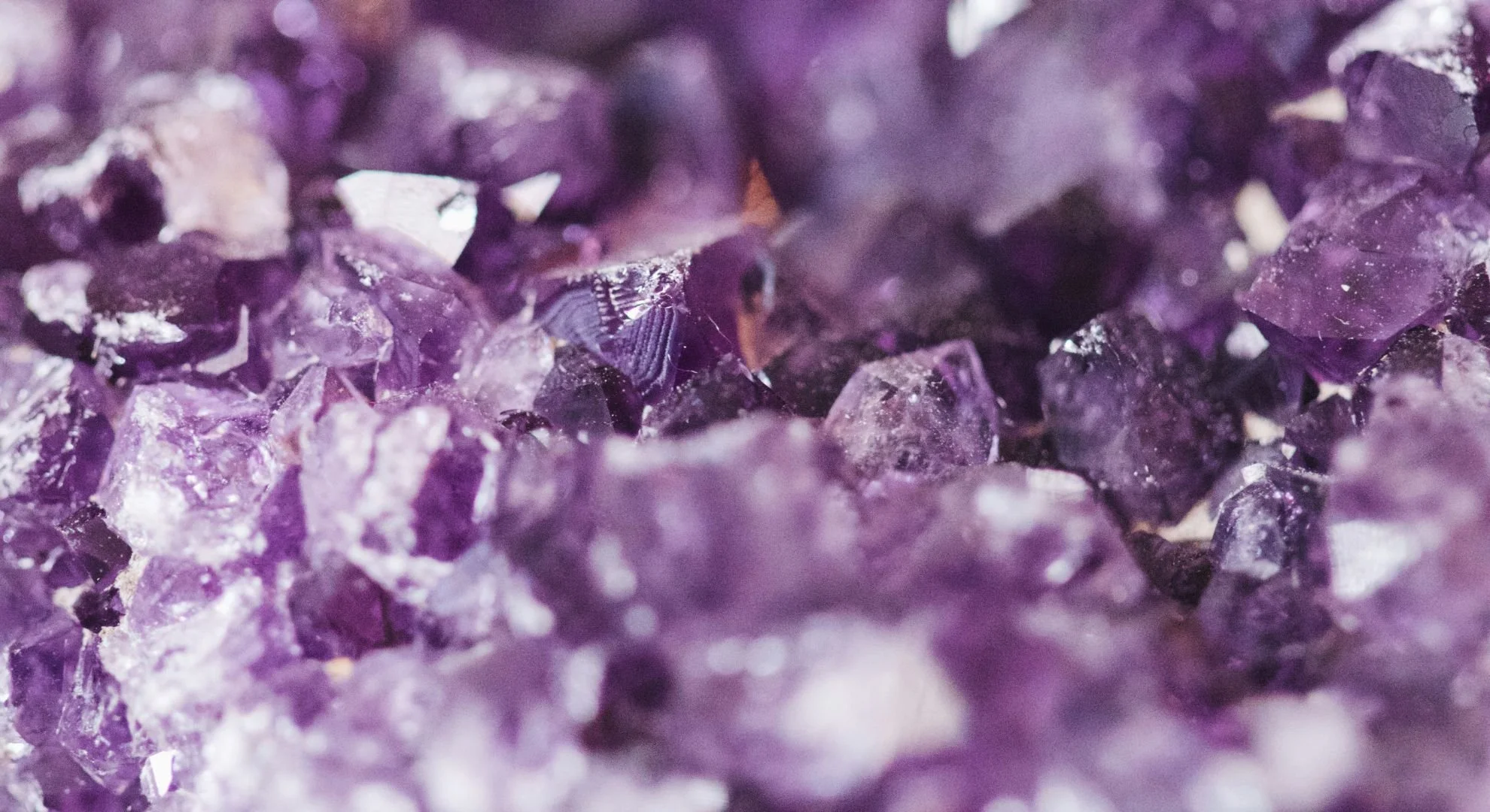 close-up picture of amethyst crystal