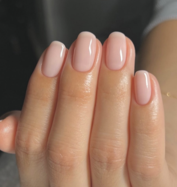The old money manicure, a quiet, sophisticated nail trend that is sure to make you feel like Sophia Richie walking through Martha's Vineyard💅🏽💰
