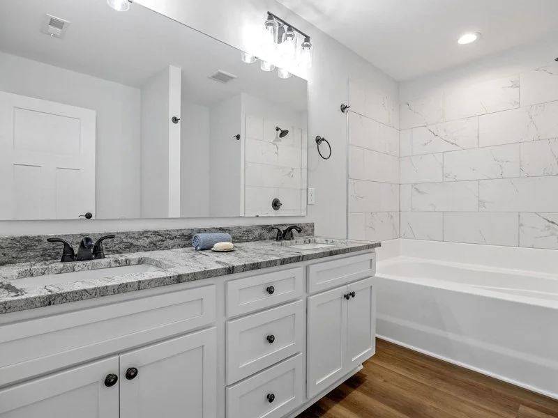 32-web-or-mls-158Oakwood032-1-1.jpg