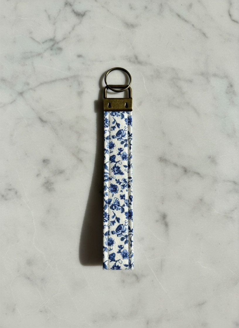 💙 Blue Blossom Key Fob Wristlet