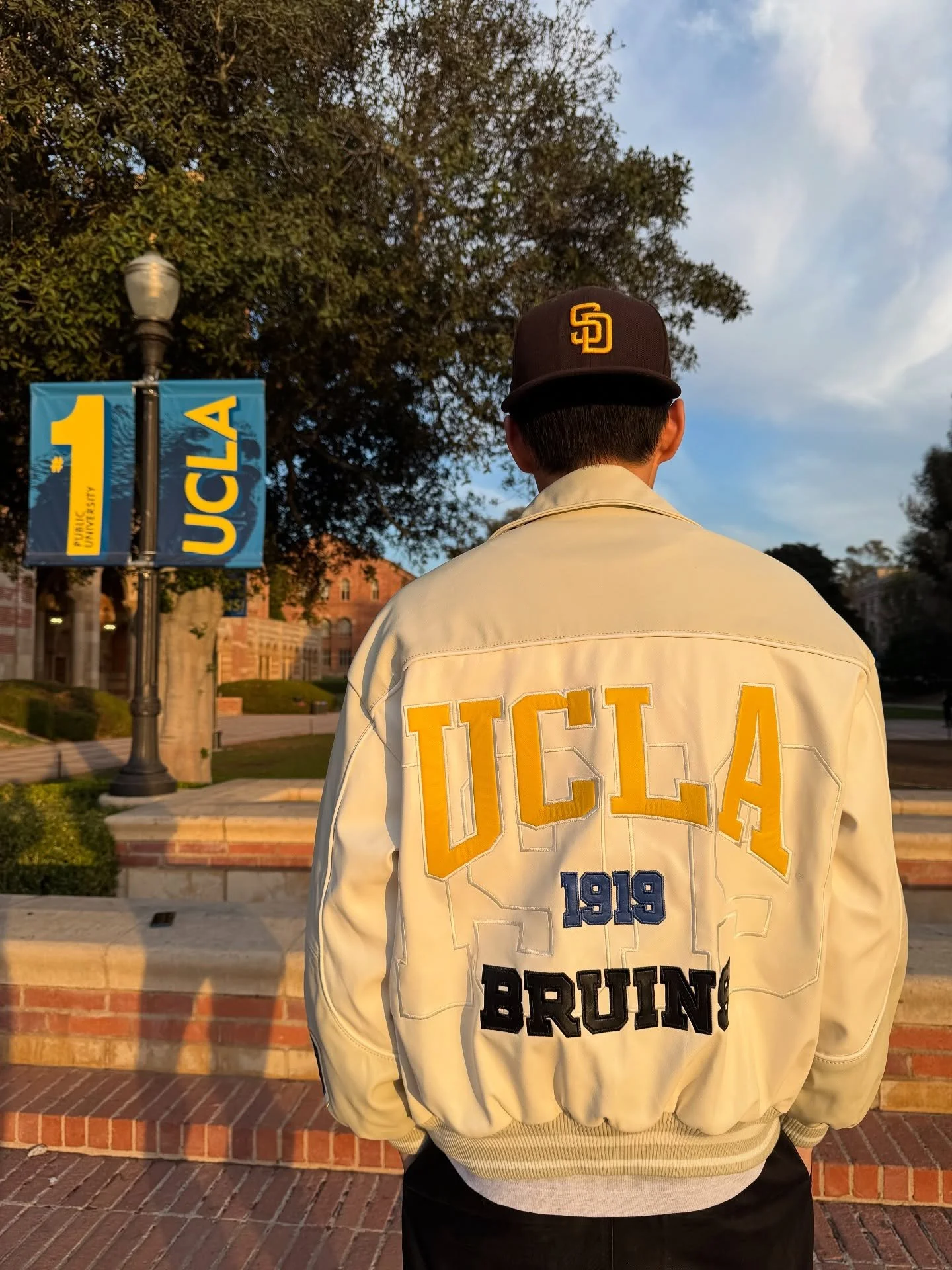 The back says it all. 🐻

#ucla #uclamerch #gobruins #uclabruins #uclafashion #uclalifestyle #collegemerch