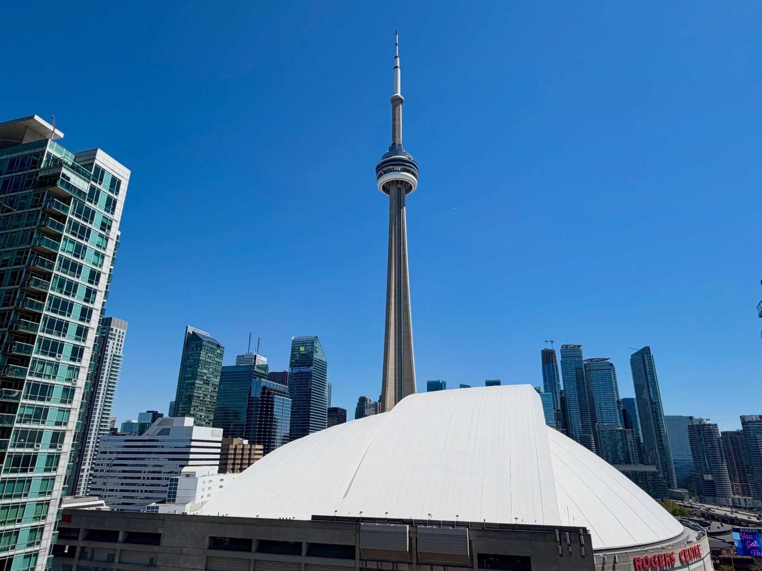 ✨Just Listed✨ Welcome to Harbour View Estates (10 Navy Wharf Court)
🛏️ 1 Bed + Den 🌆 Stunning Rogers Centre &amp; CN Tower Views  💻 Functional Layout-Suitable for a Home Office Set-Up 📍 Prime Downtown Location Near The Well, Stackt Market, Waterf
