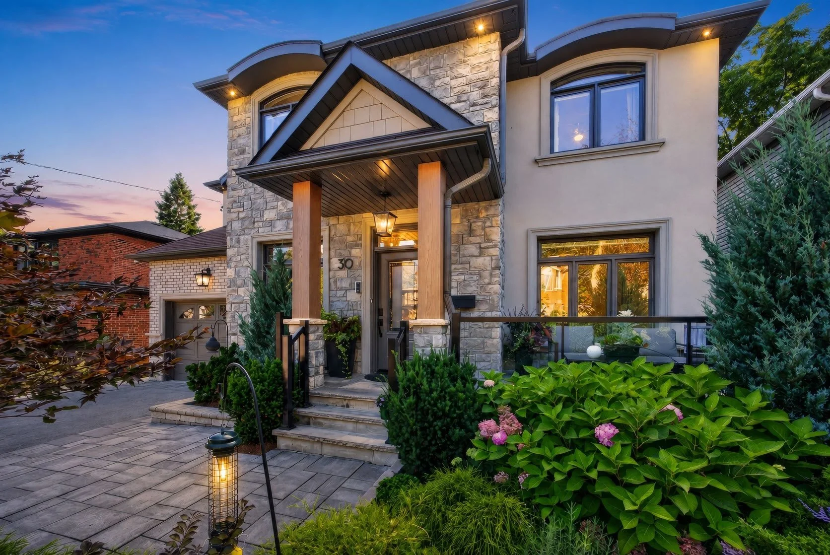 ⭐️FOR SALE⭐️
📍30 St Quentin Ave.&nbsp;
🛌 &nbsp;4 Bedrooms
🛀 &nbsp;5 Bathrooms
🚘 Attached Garage &nbsp; &nbsp;&nbsp;
🏊&zwj;♀️ Inground Saltwater Pool
MLS#&nbsp;E13713152
&mdash;&mdash;
Welcome to 30 St. Quentin Ave. - a beautiful and inviting, tu