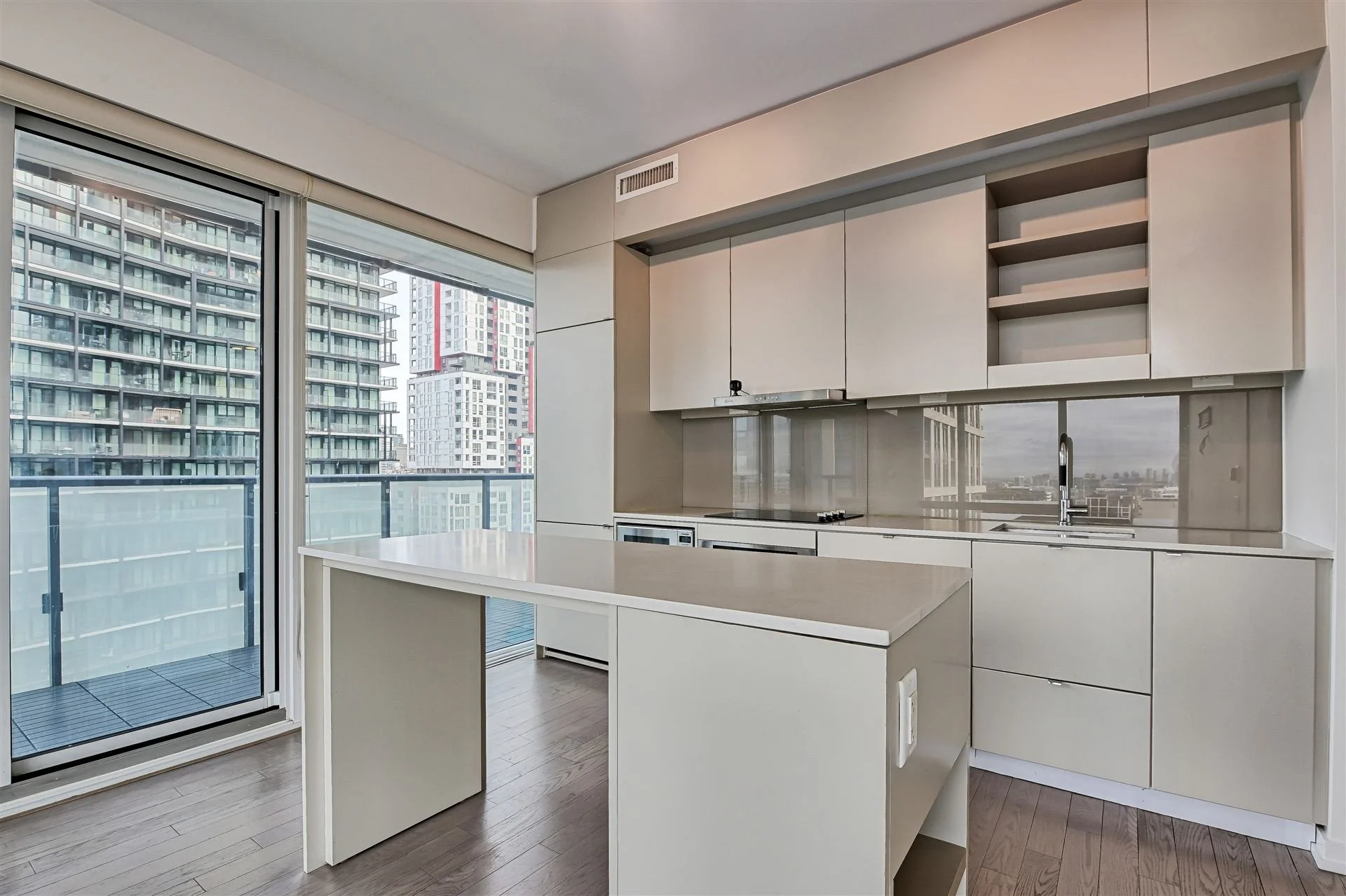 Exclusive - Leased - 101 Peter Street #2011, Toronto