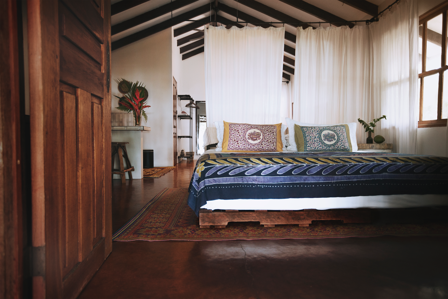 OCEAN+FRONT+VILLA+BEDROOM.webp