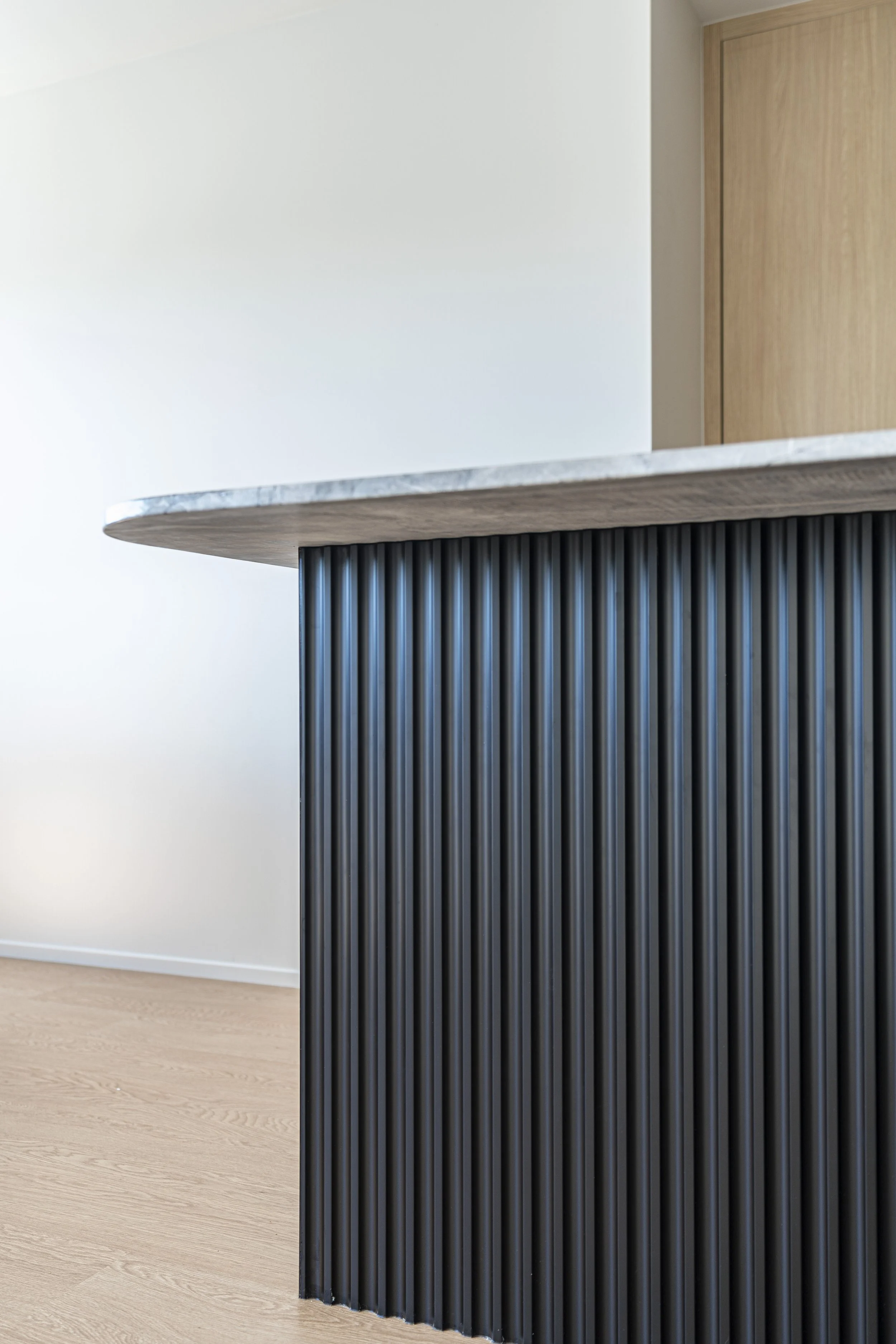 Milford_Reeded Kitchen Panels