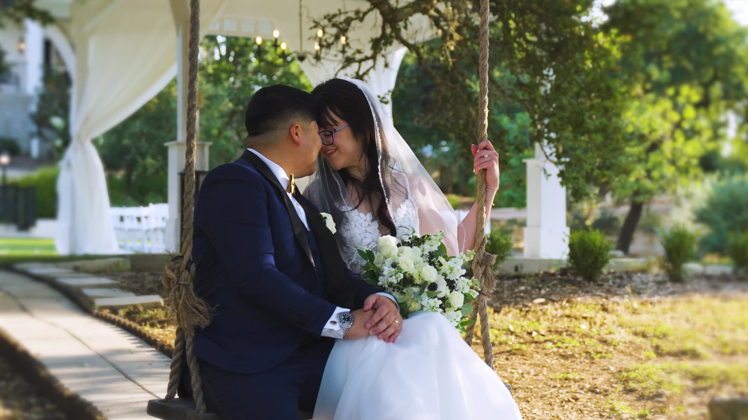 Rosenbusch Wedding - Outdoor Swing.jpg