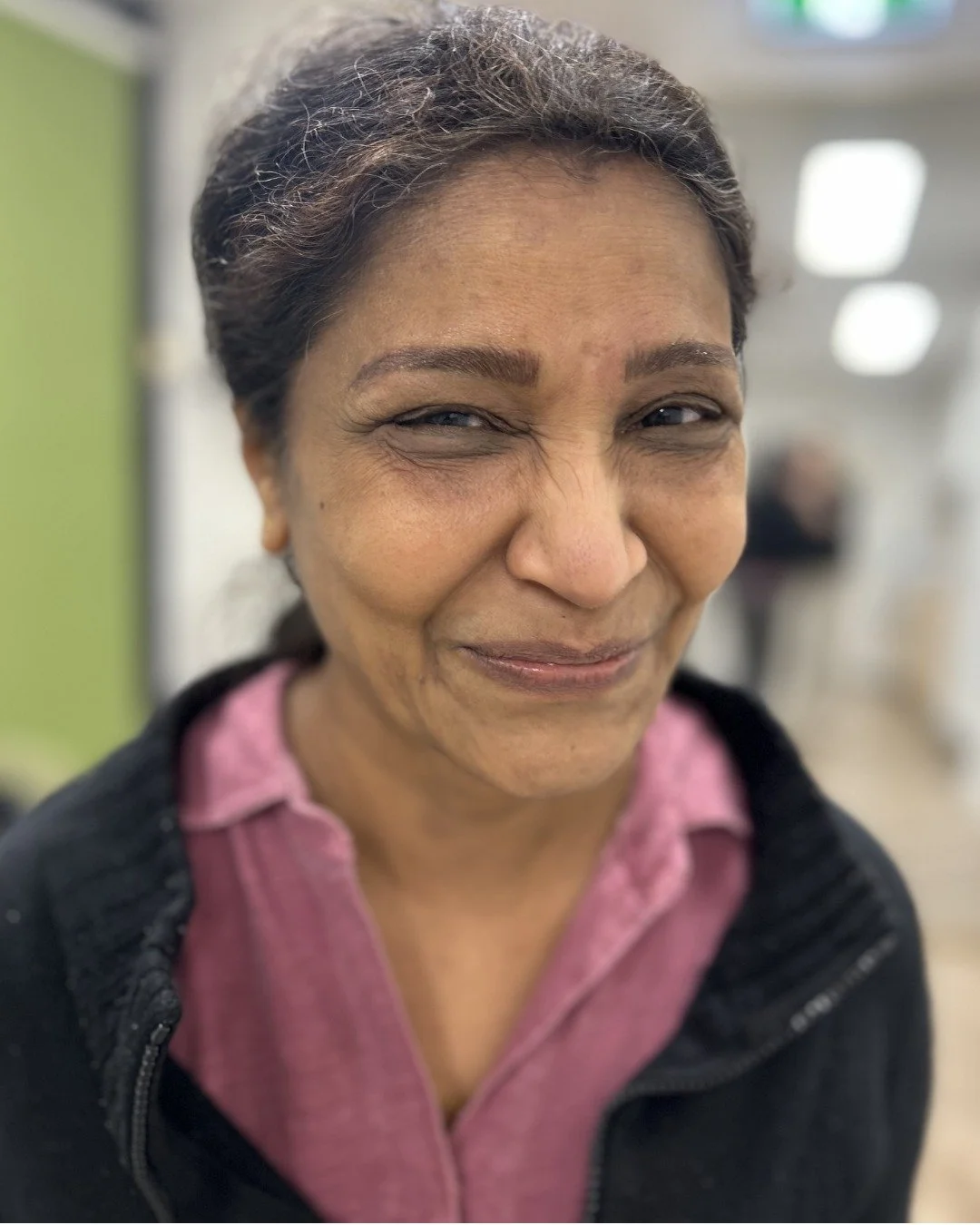 This is the smile of a woman who just reinstated the brows she had in her thirties! 💋🤌

 #maturebrowsalon #maturebrowtattoo #naturalbrowtattoo #nanohairstrokes #browsformatureskin #sydneycosmetictattoo #NaturalBeauty