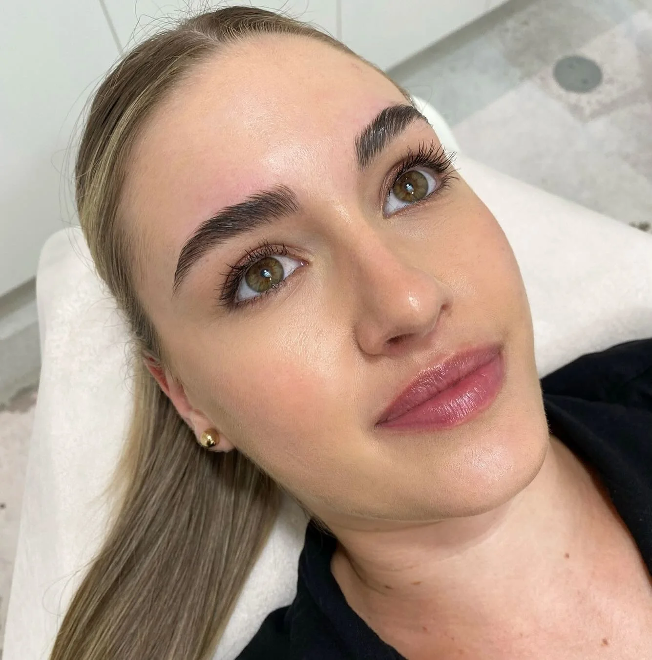 Sometimes a little brow refresh is all you need 🎀