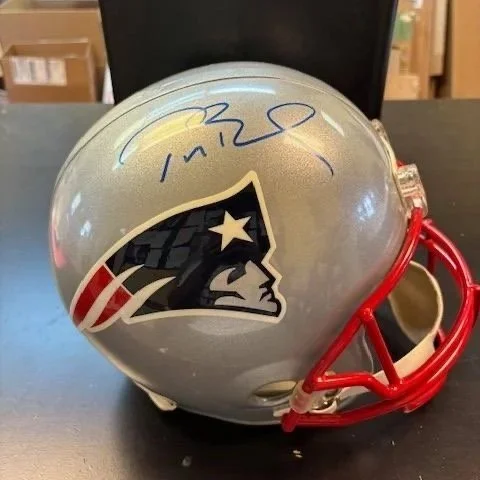 Tom+Brady+Autographed+Patriots.jpg