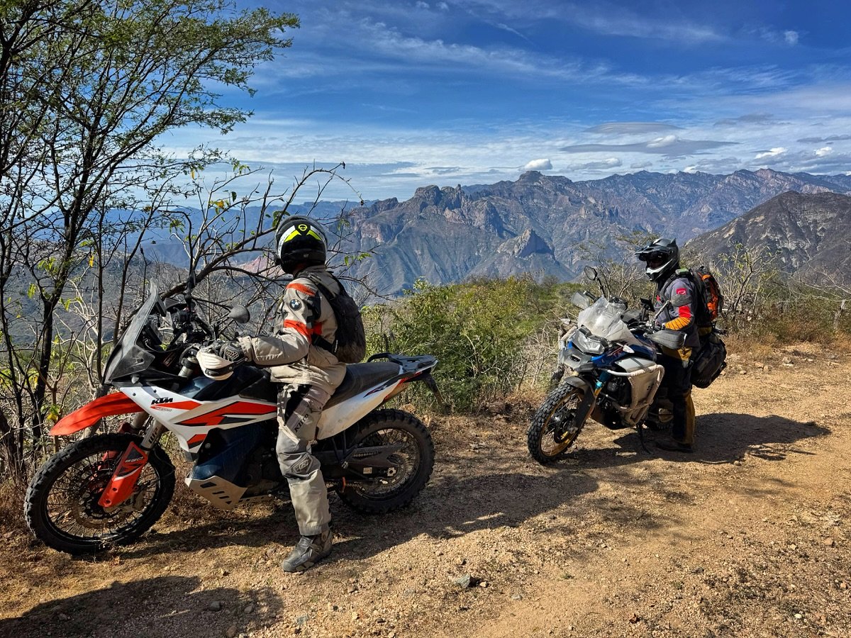 📸 Stop and enjoy the view! #CopperCanyon

.

#mexico #mototrip #mototravel #mototour #offroad #offroadadventure #advmoto #dualsport
