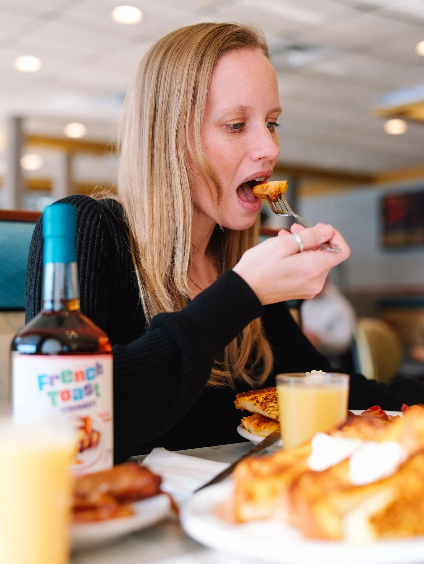 French toast, buttery syrup, a hint of cinnamon&hellip;and no need for a fork. 😈 #UncleCharlies