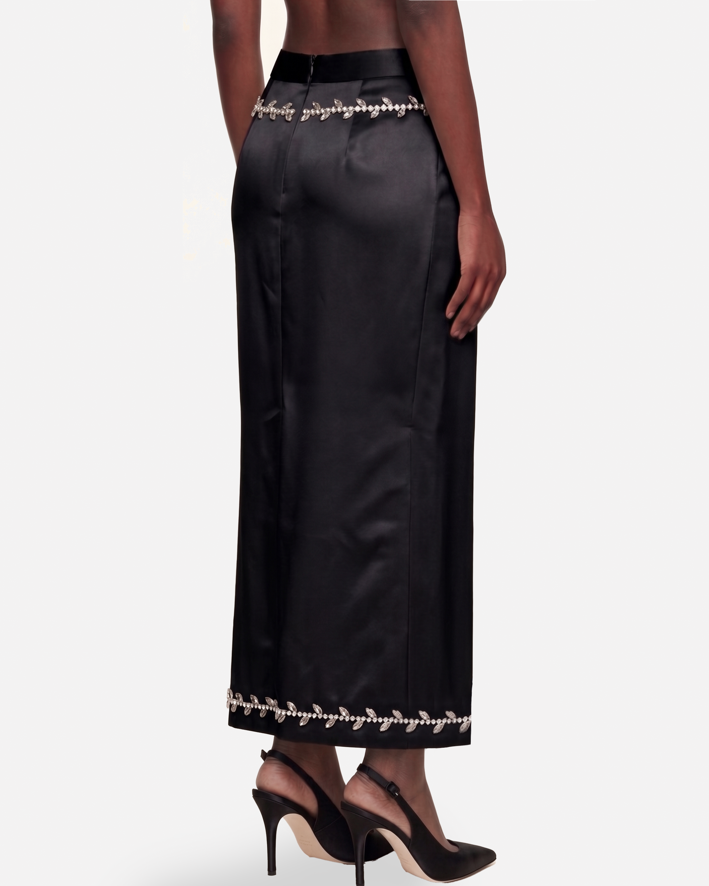 B12 BLACK SATIN BACK MODEL.png