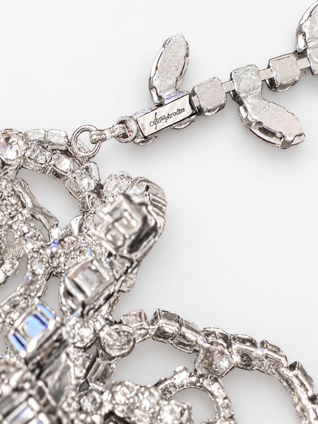 CRYSTAL FLOWER POUCH DETAILS2.png