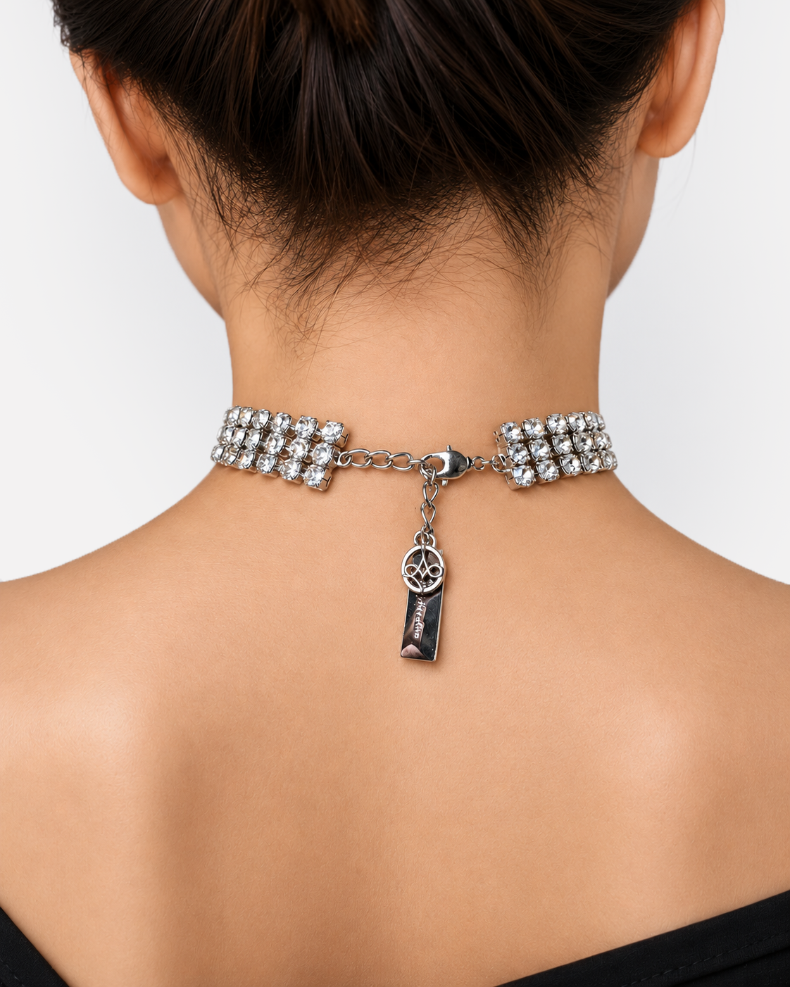 ROSE CRYSTAL TRIPLE CHOCKER MODEL BACK.png
