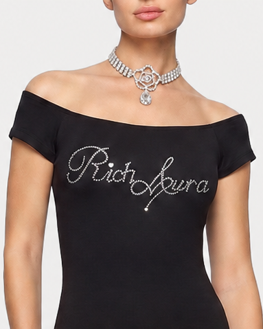 TRIPLE NECKLACE FRONT MODEL5.png